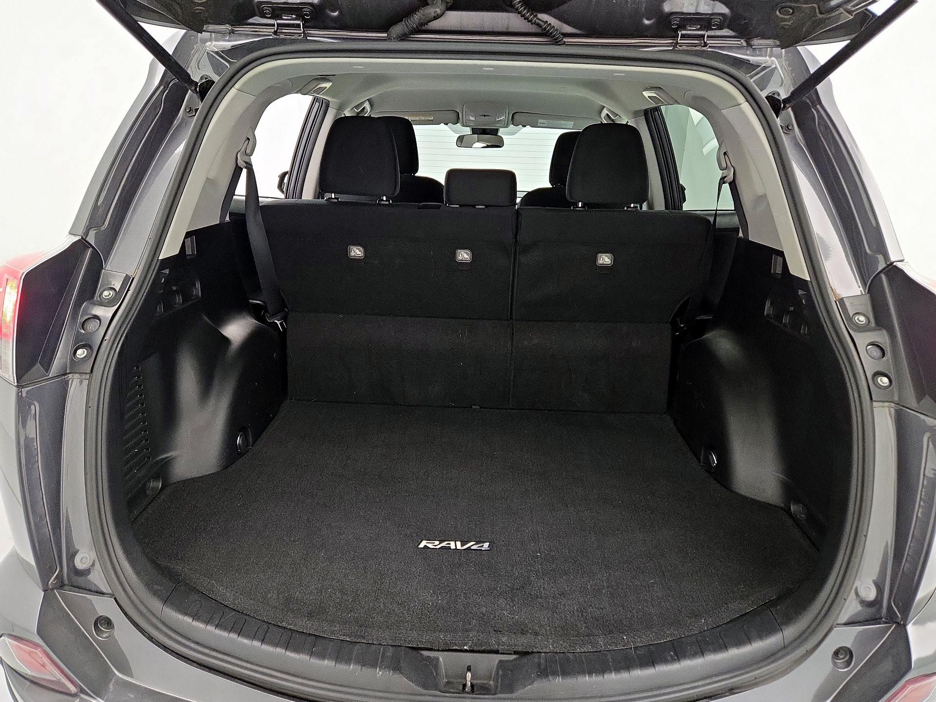 Thumbnail: 2017 Toyota RAV4 - 20