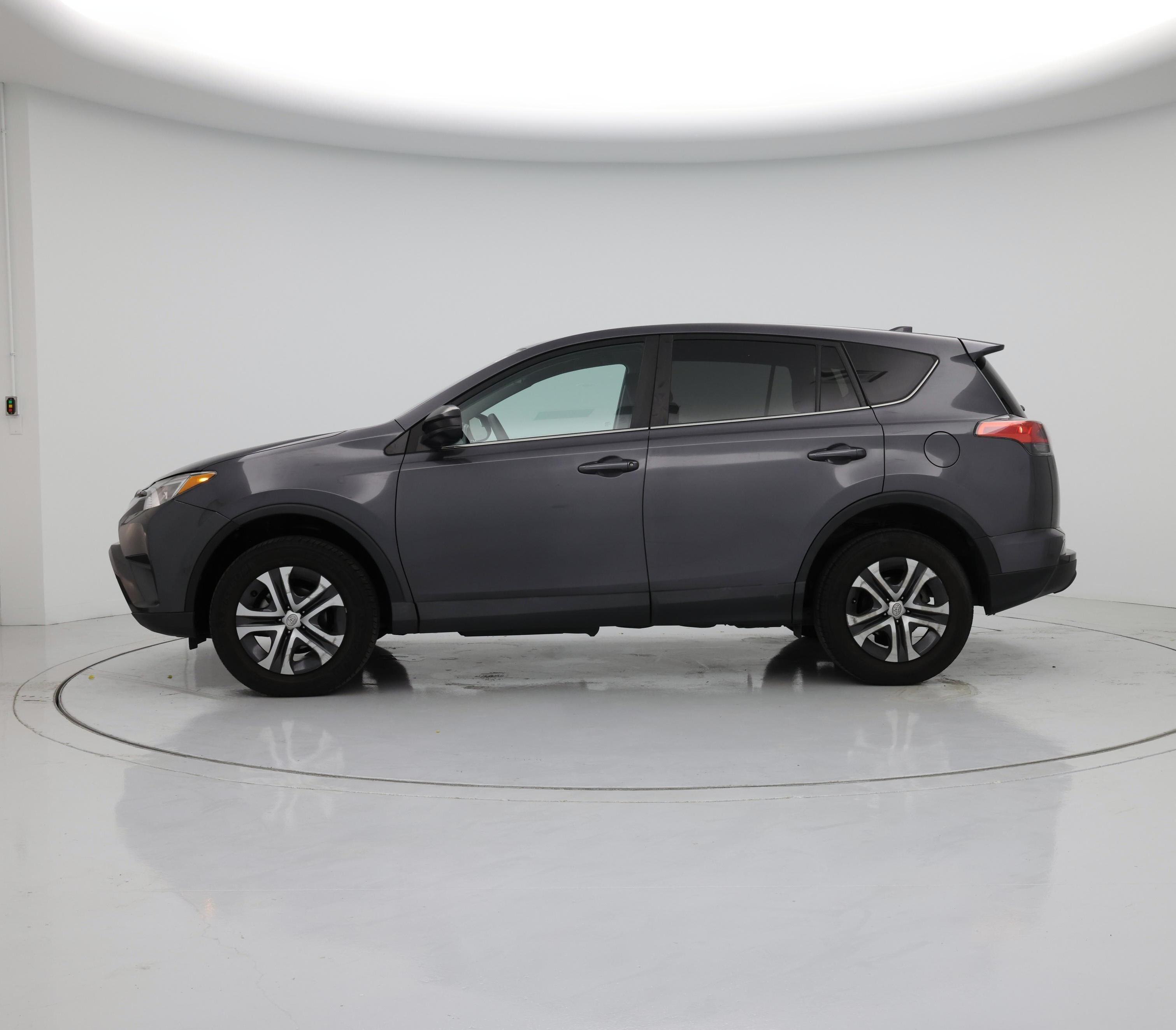 Thumbnail: 2017 Toyota RAV4 - 3