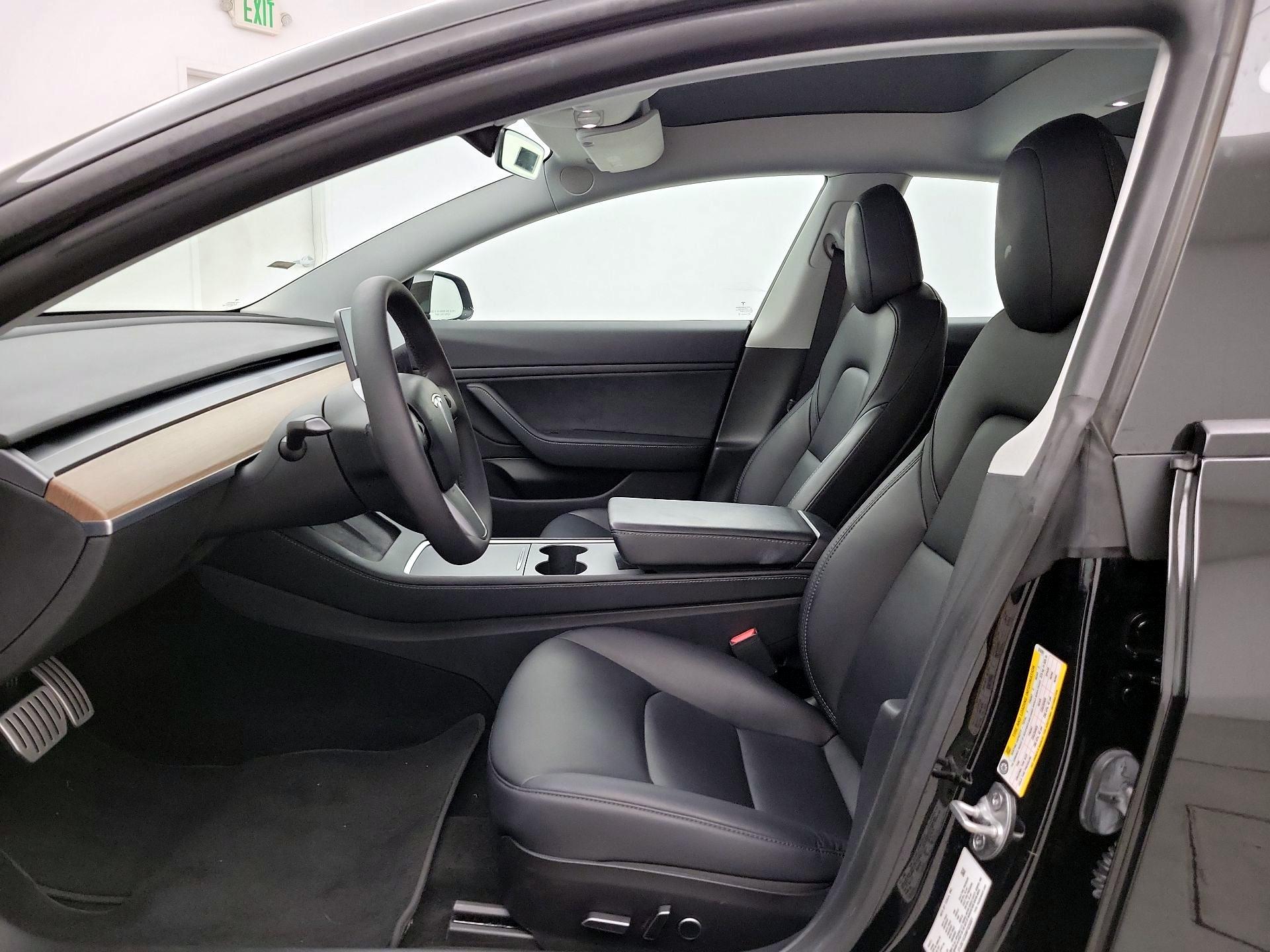 Thumbnail: 2021 Tesla Model 3 - 11