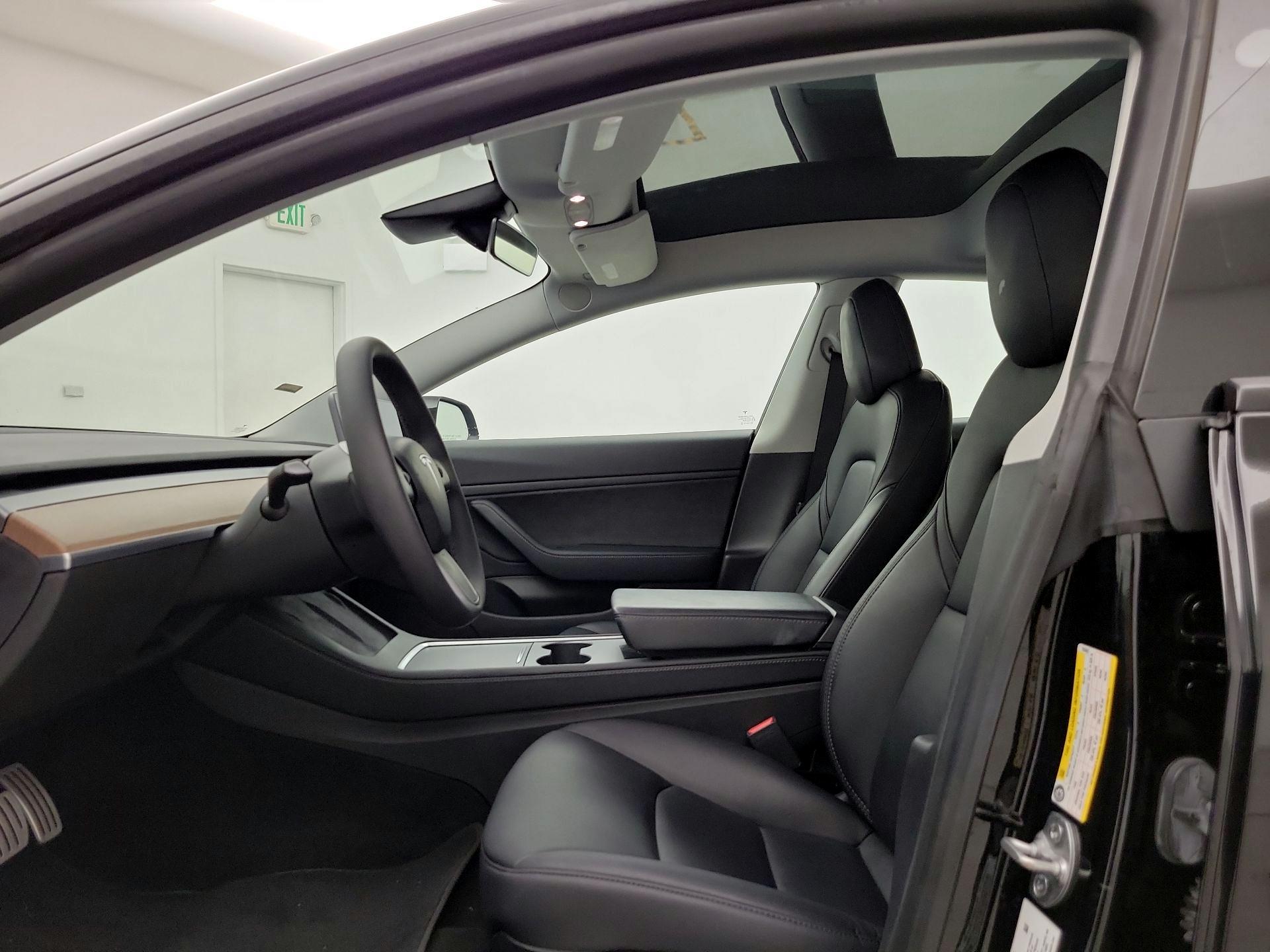 Thumbnail: 2021 Tesla Model 3 - 19