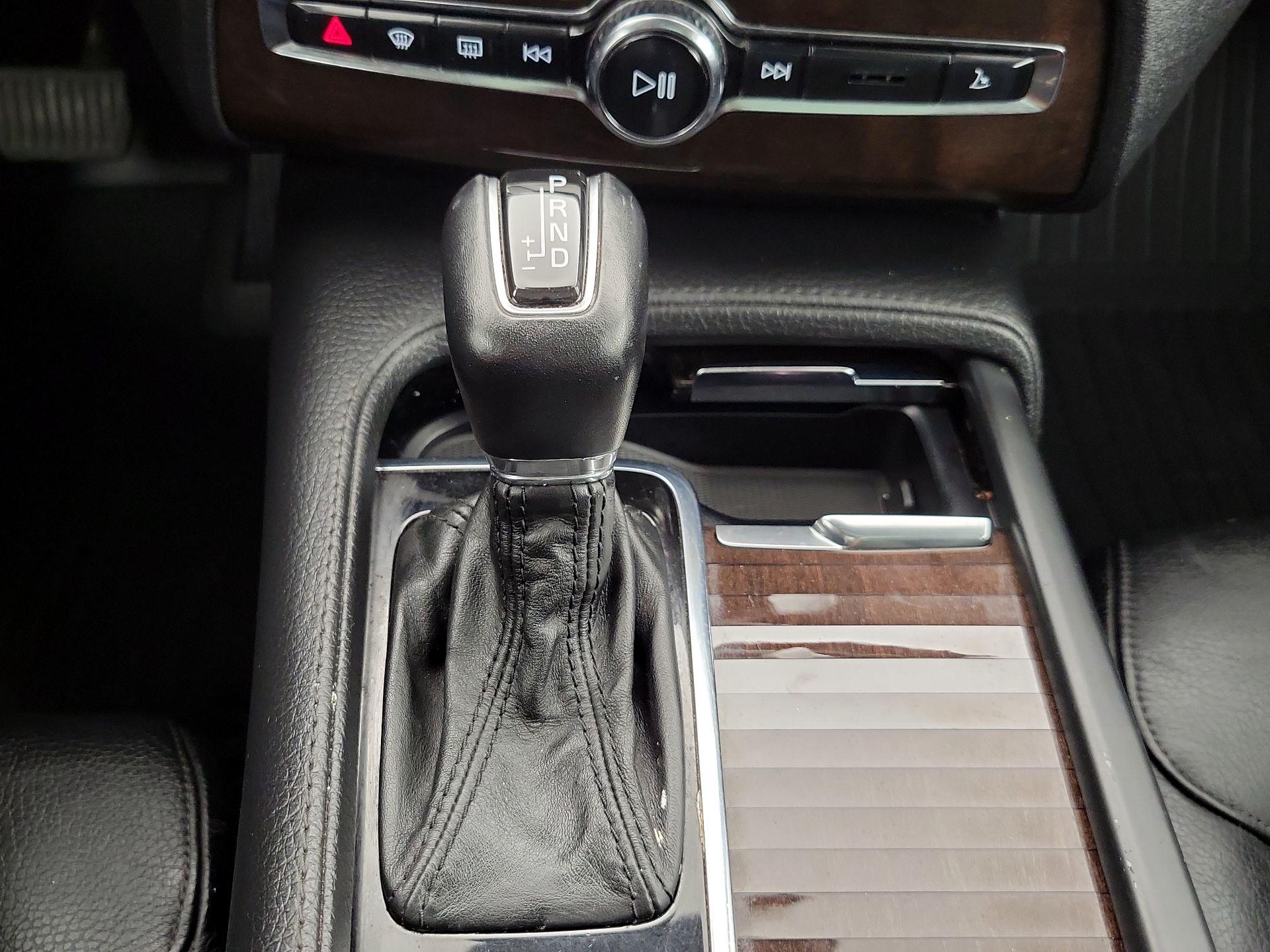 Thumbnail: 2016 Volvo XC90 - 18