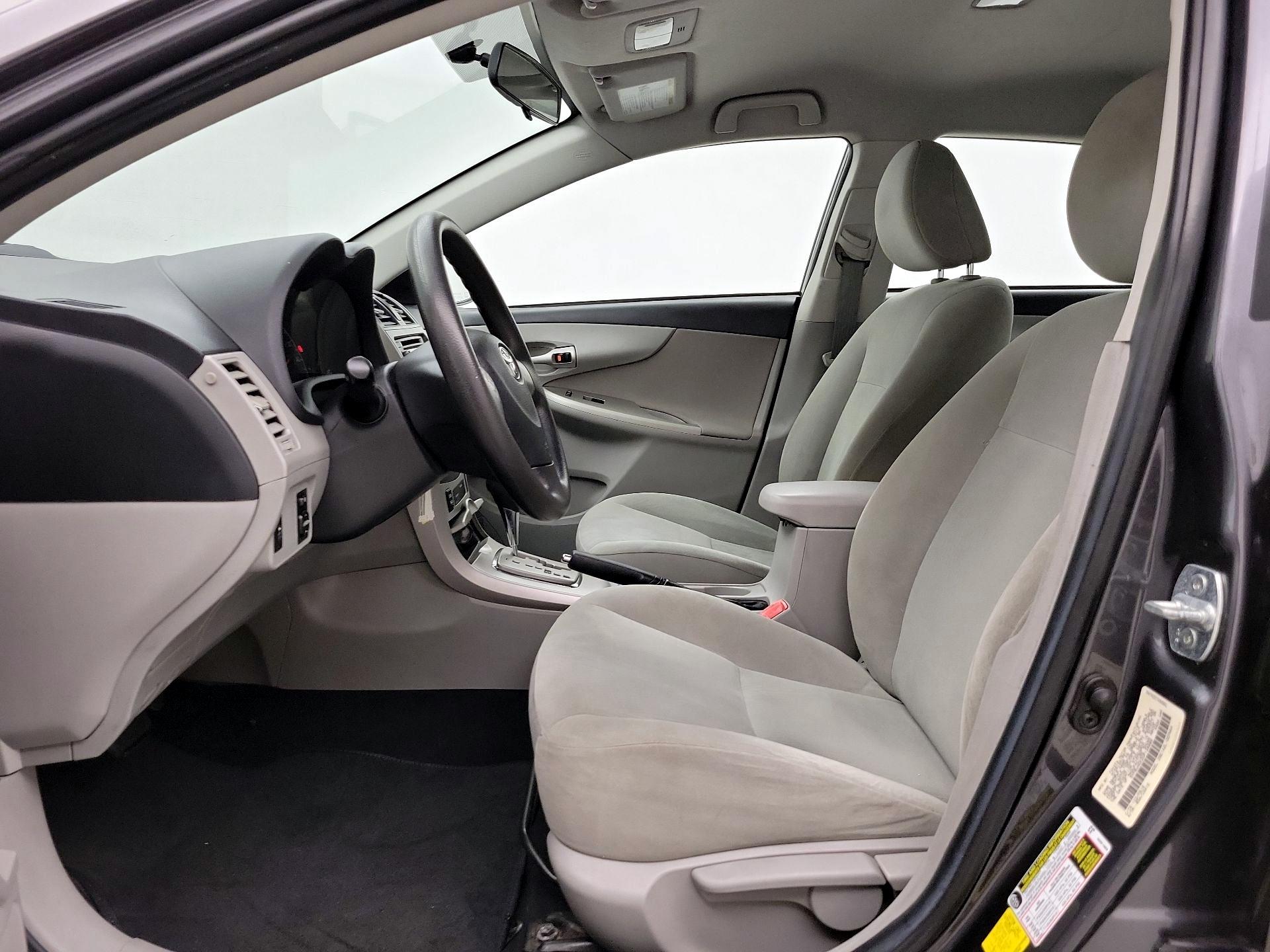 Thumbnail: 2013 Toyota Corolla - 11