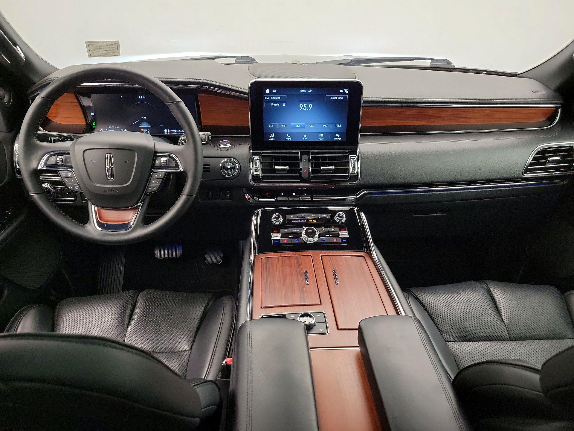 Thumbnail: 2018 Lincoln Navigator L - 9