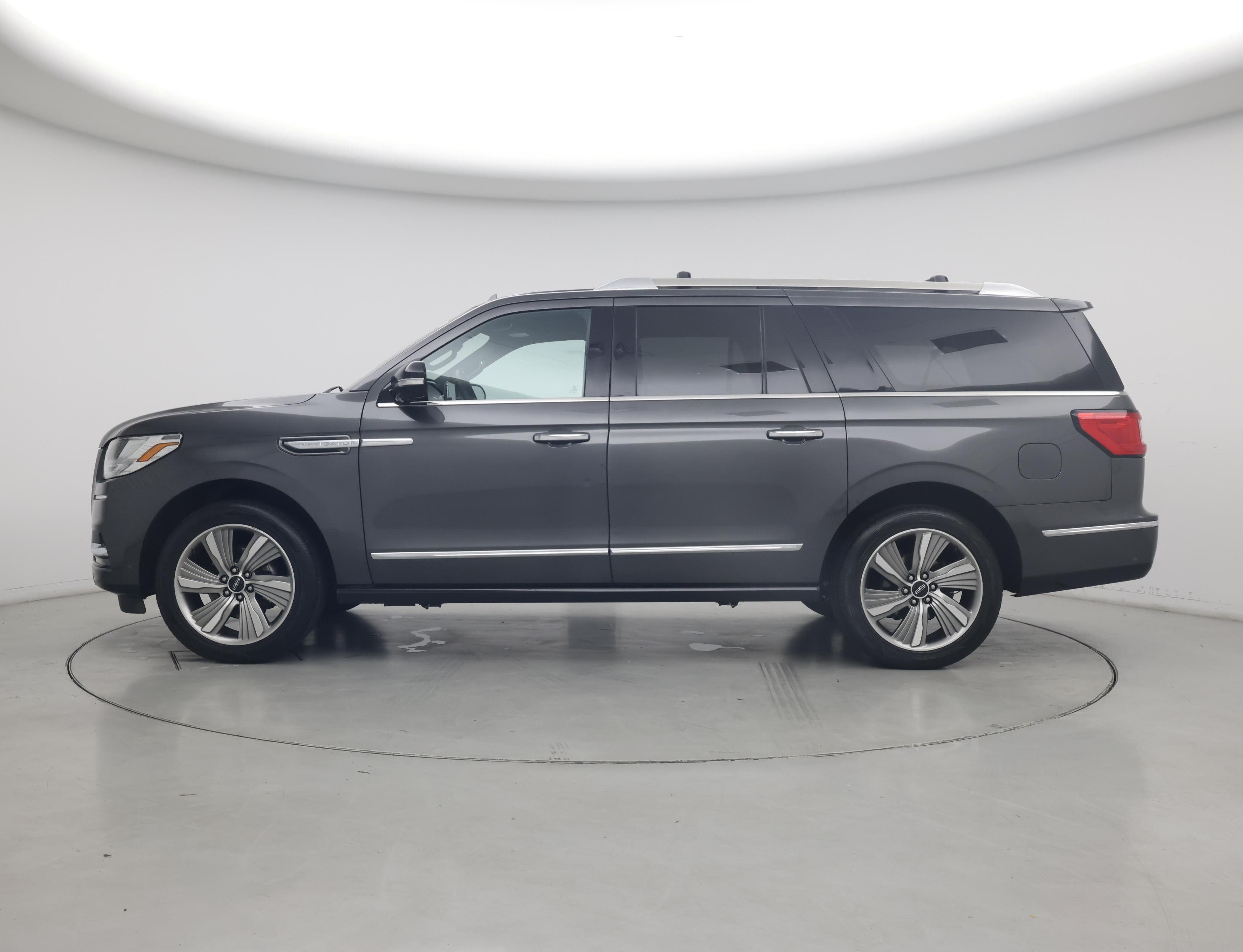 Thumbnail: 2018 Lincoln Navigator L - 3