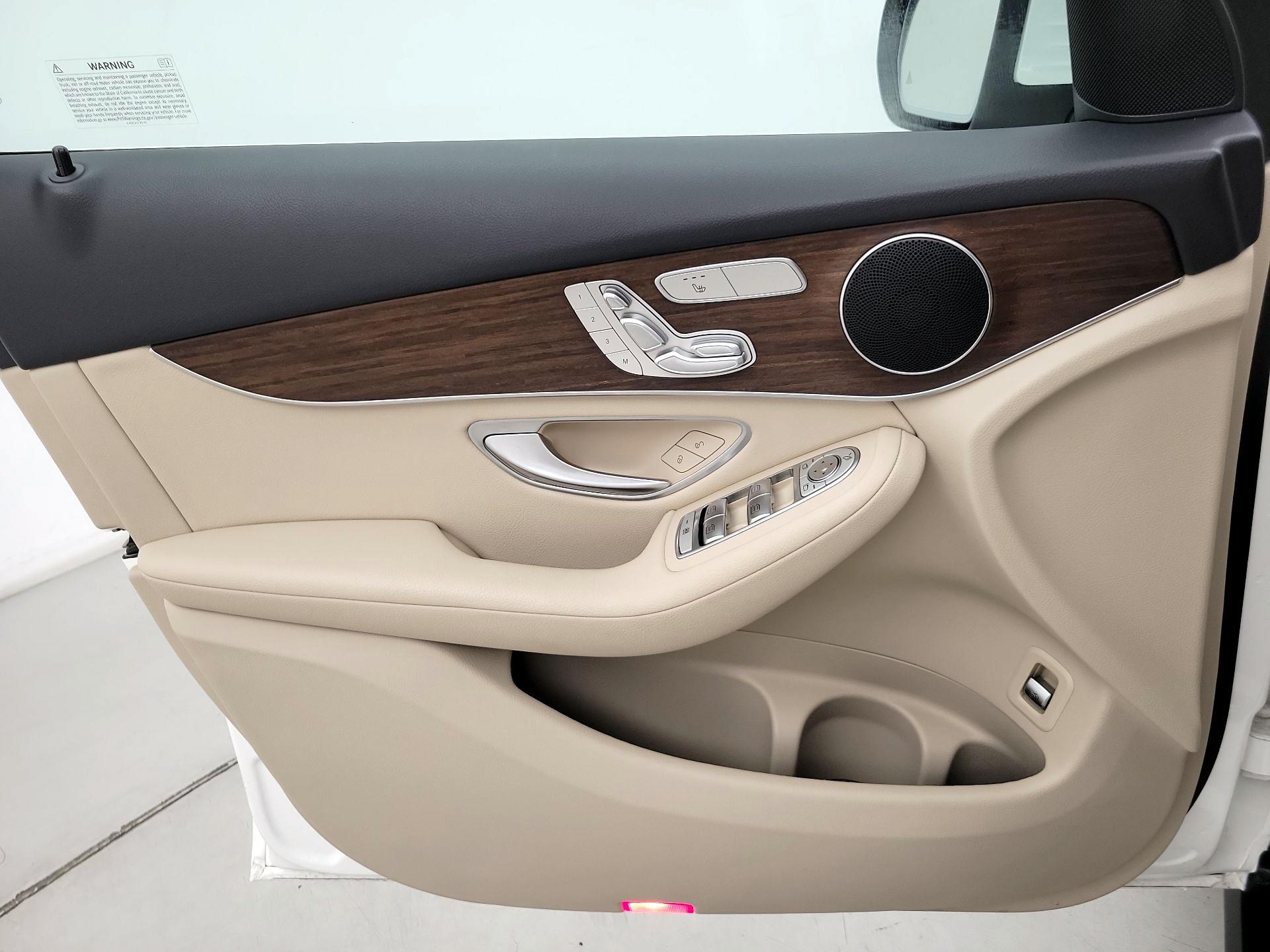 Thumbnail: 2022 Mercedes-Benz GLC - 12