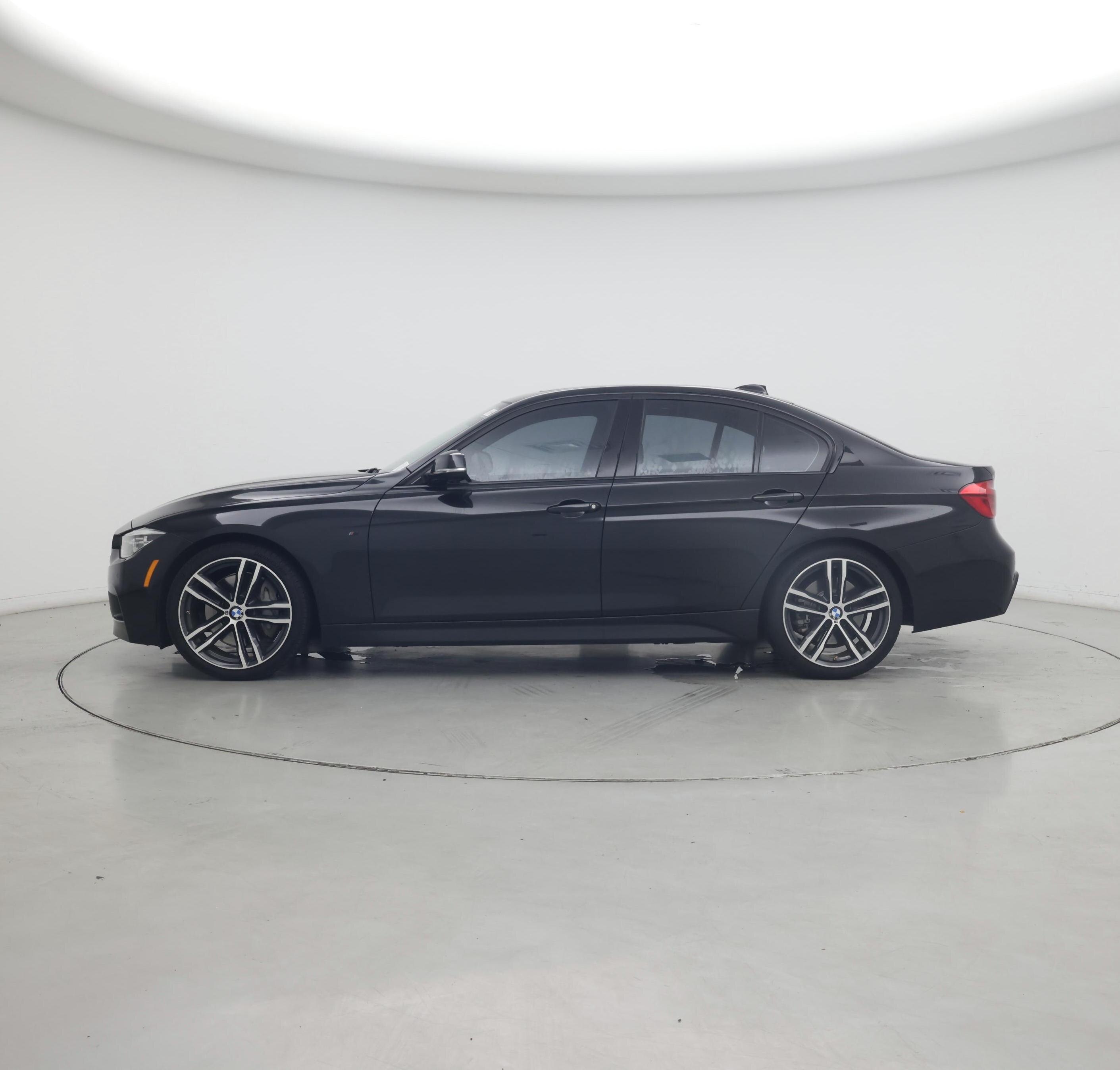 Thumbnail: 2018 BMW 3 Series - 3