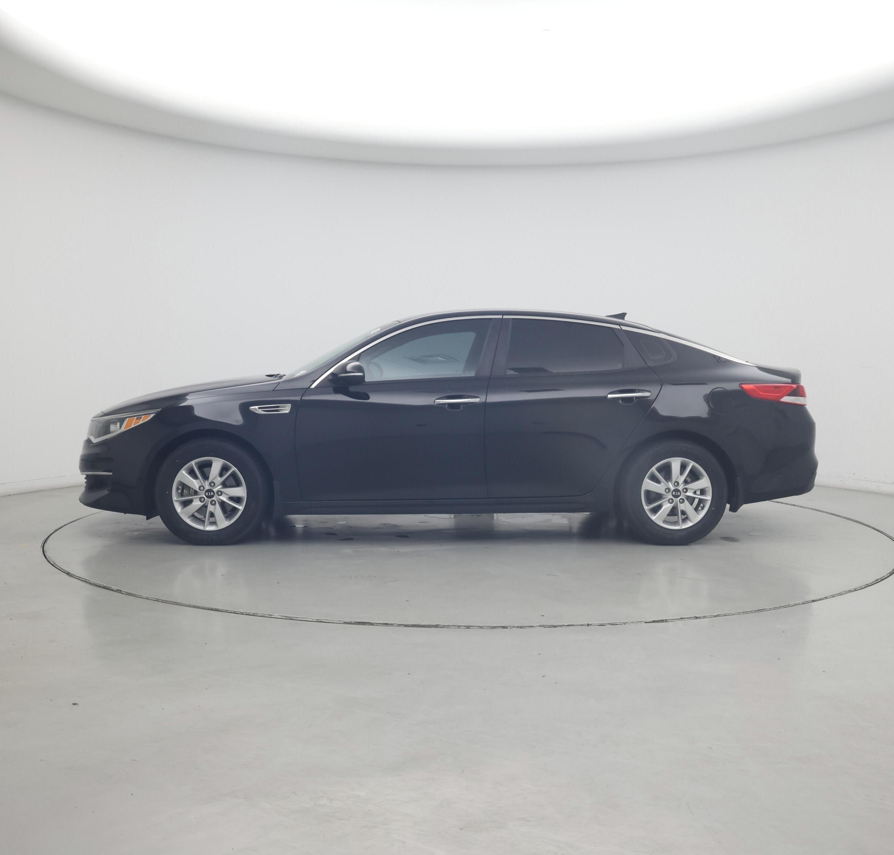 Thumbnail: 2016 Kia Optima - 3
