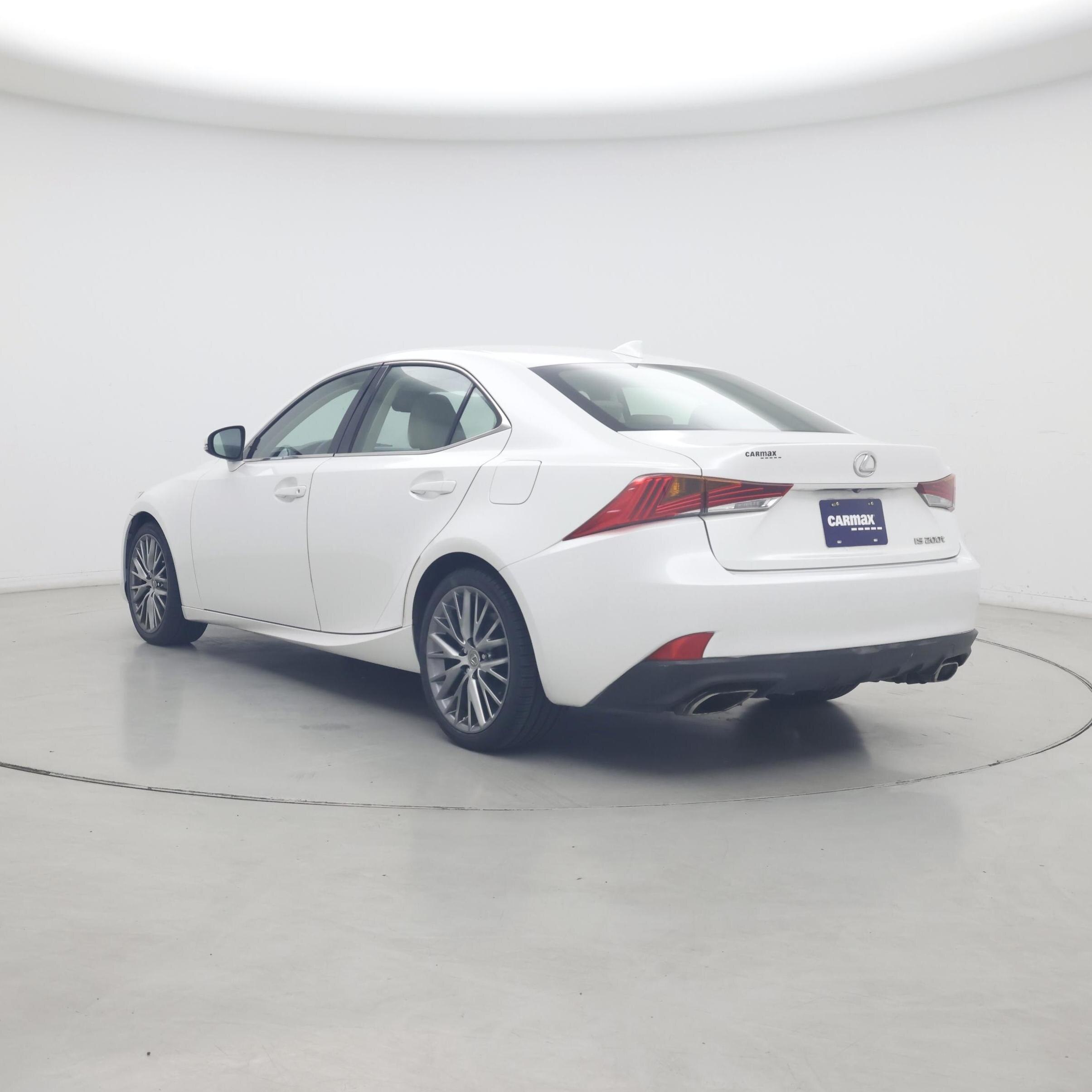 Thumbnail: 2017 Lexus IS - 2
