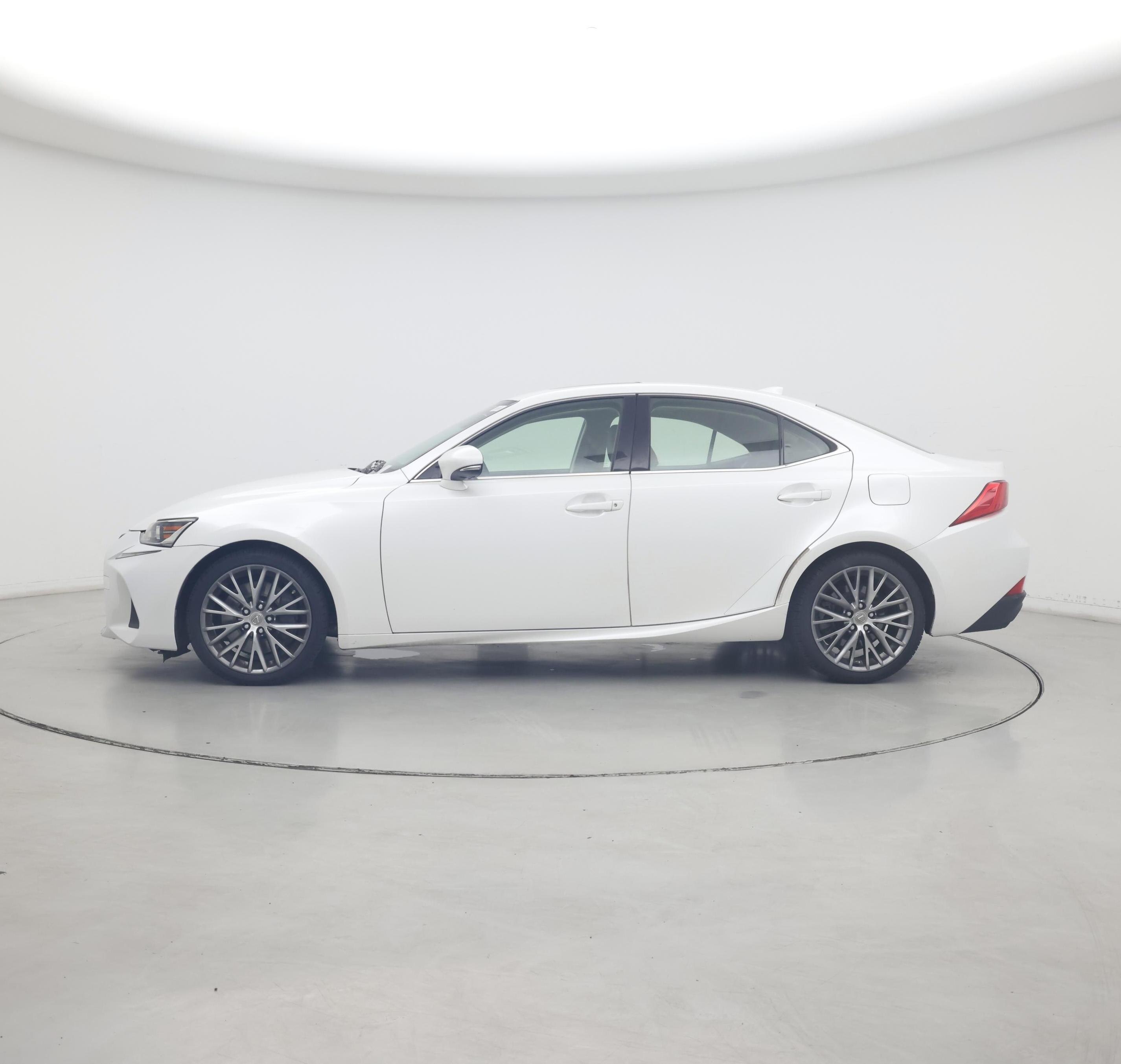 Thumbnail: 2017 Lexus IS - 3