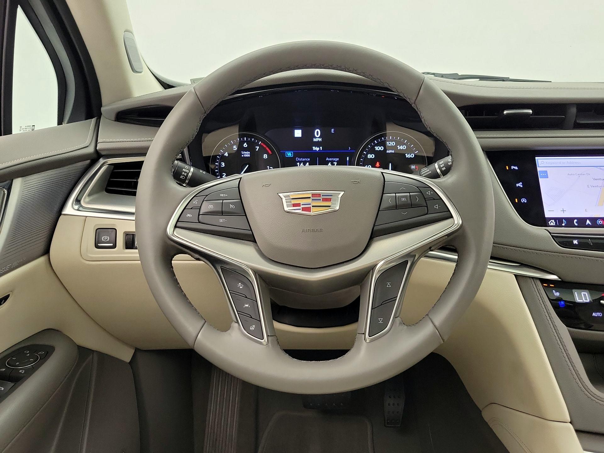 Thumbnail: 2020 Cadillac XT5 - 10