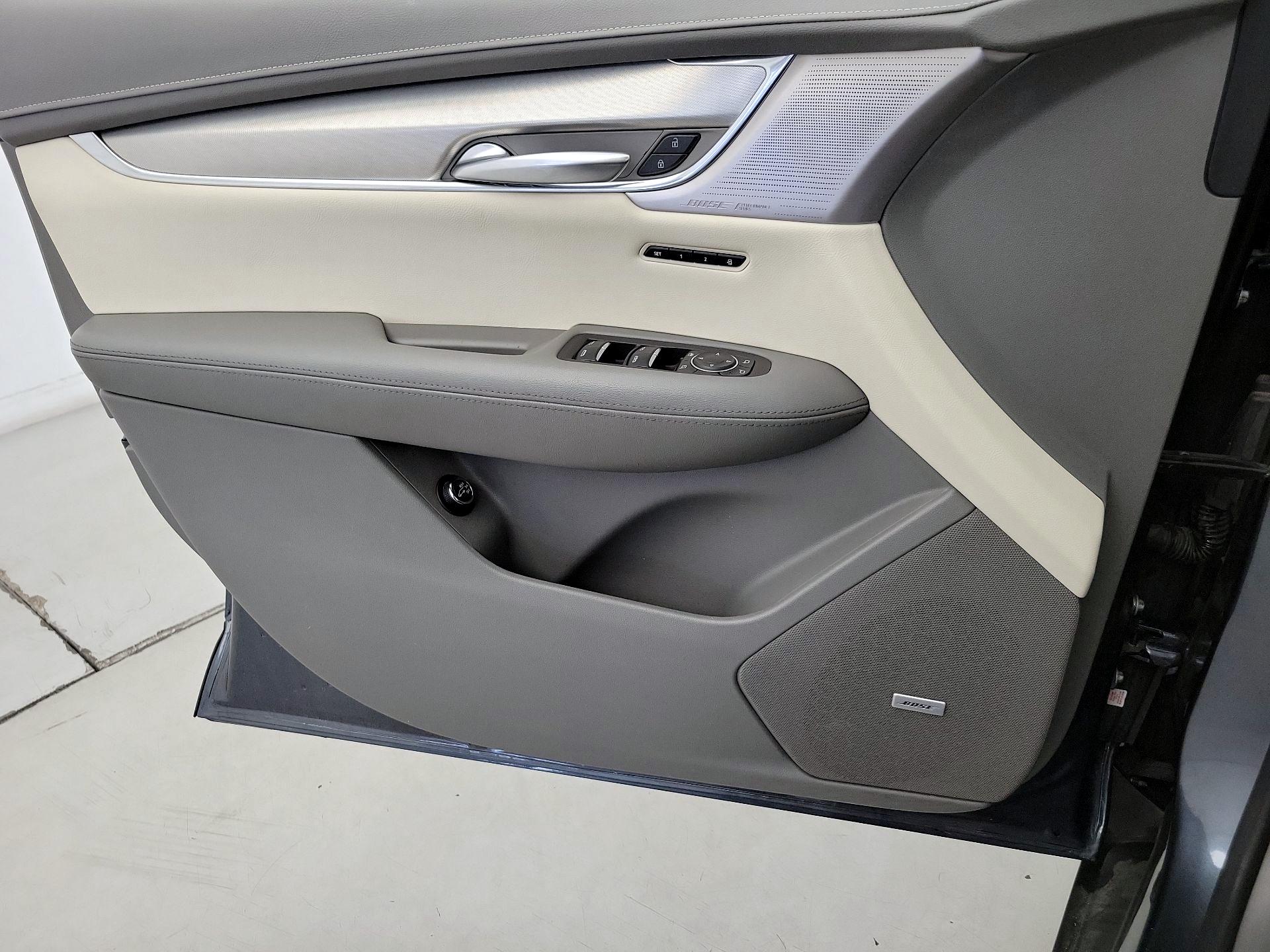 Thumbnail: 2020 Cadillac XT5 - 12