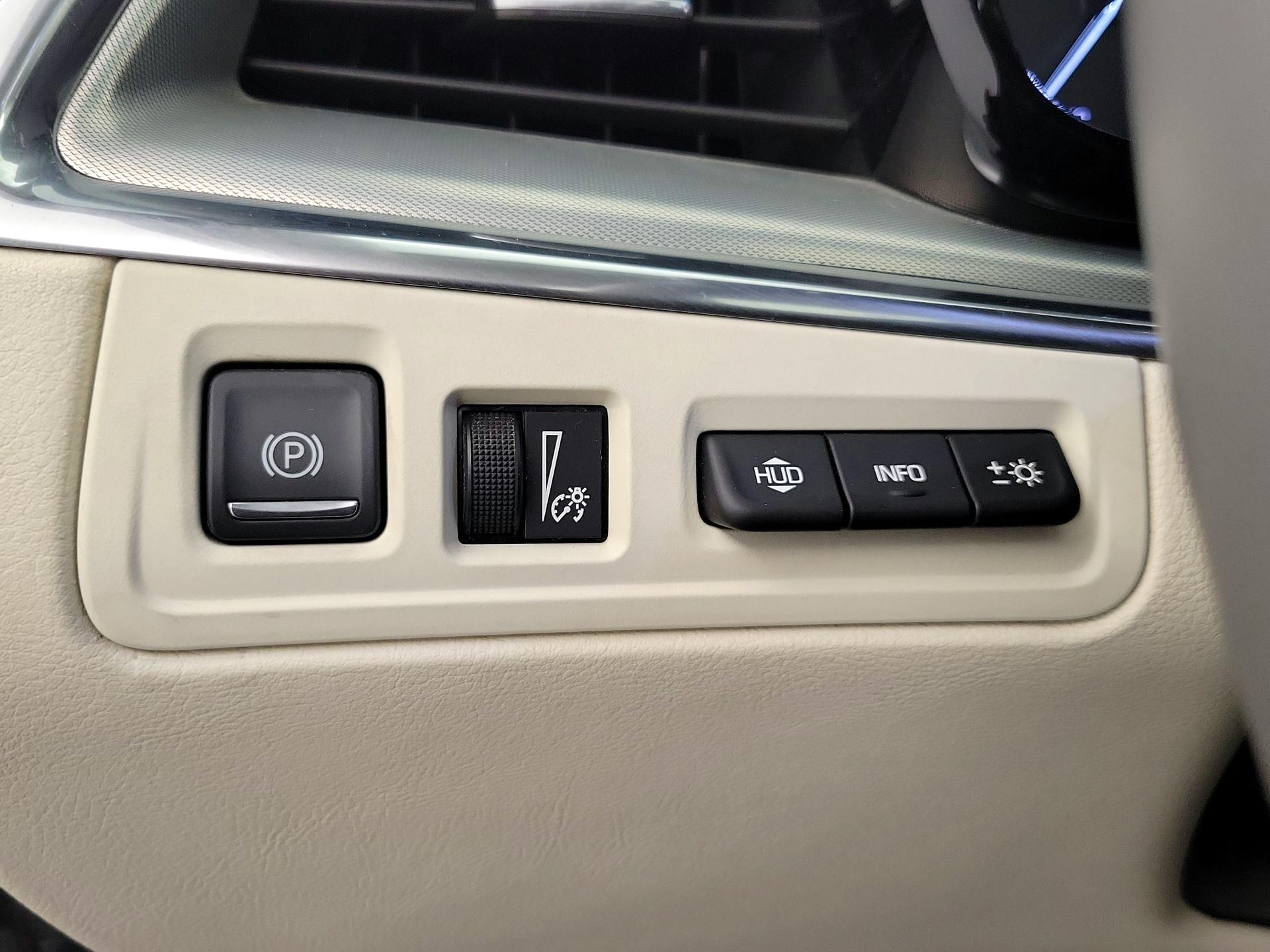Thumbnail: 2020 Cadillac XT5 - 13