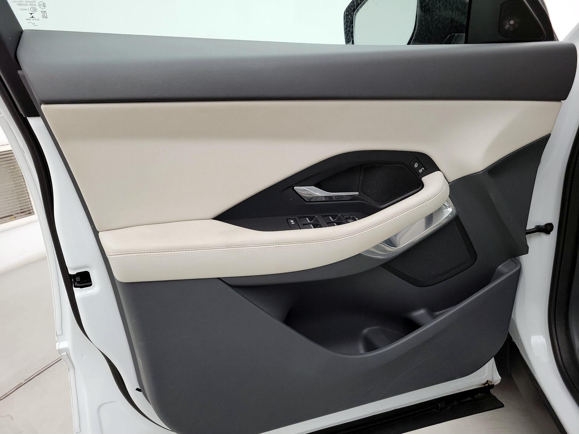 Thumbnail: 2020 Jaguar E-Pace - 12