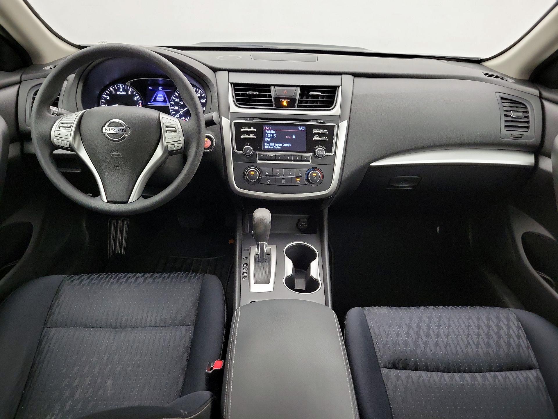 Thumbnail: 2017 Nissan Altima - 9