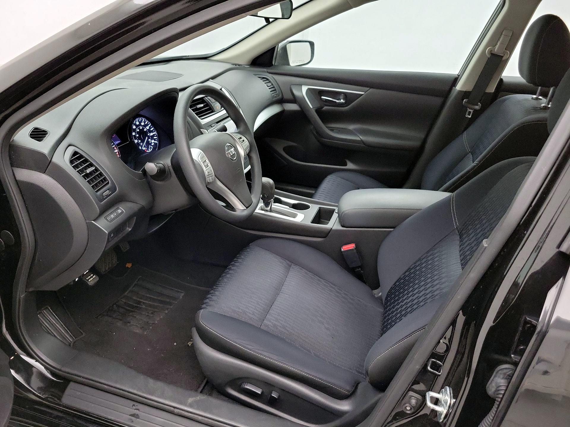Thumbnail: 2017 Nissan Altima - 11