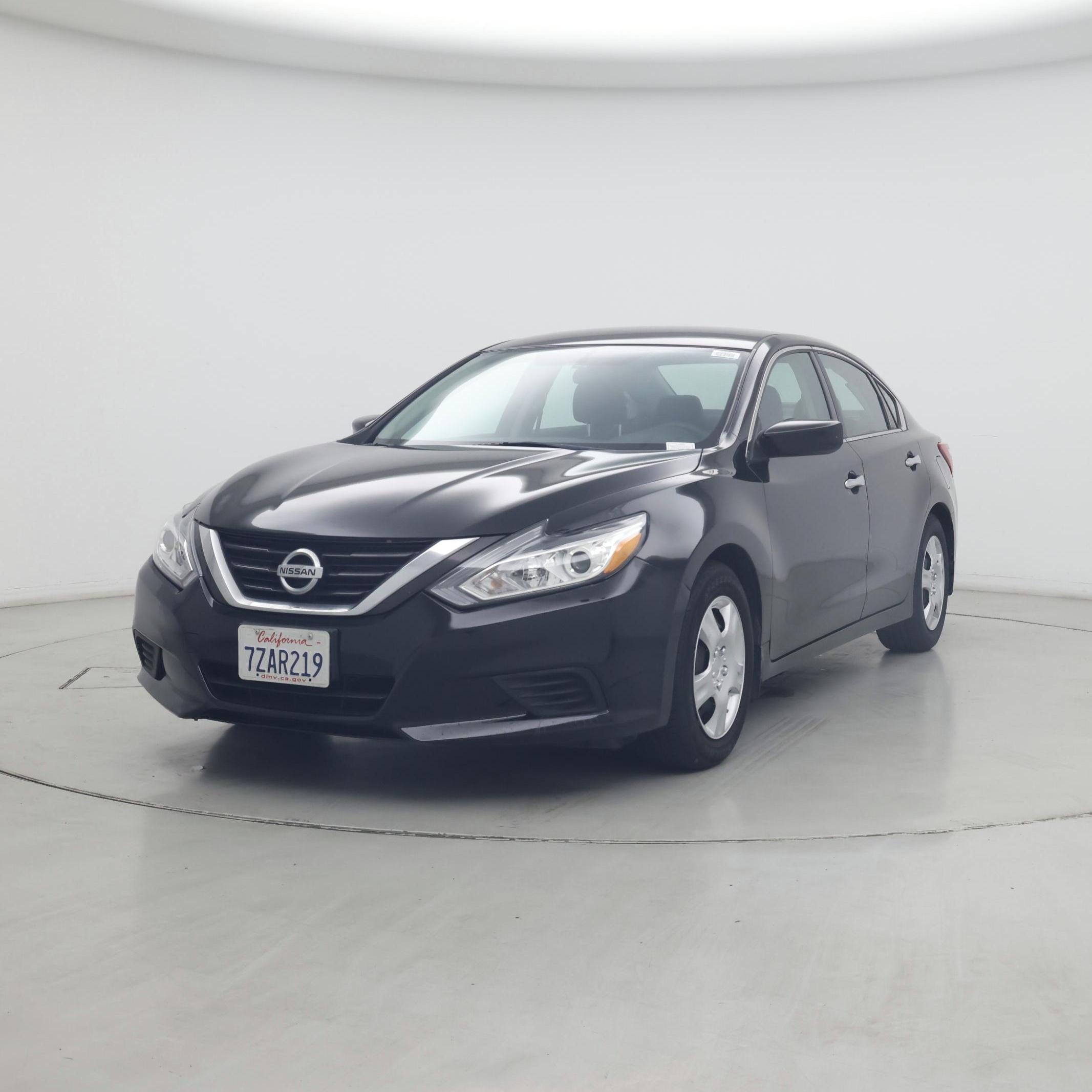 Thumbnail: 2017 Nissan Altima - 4