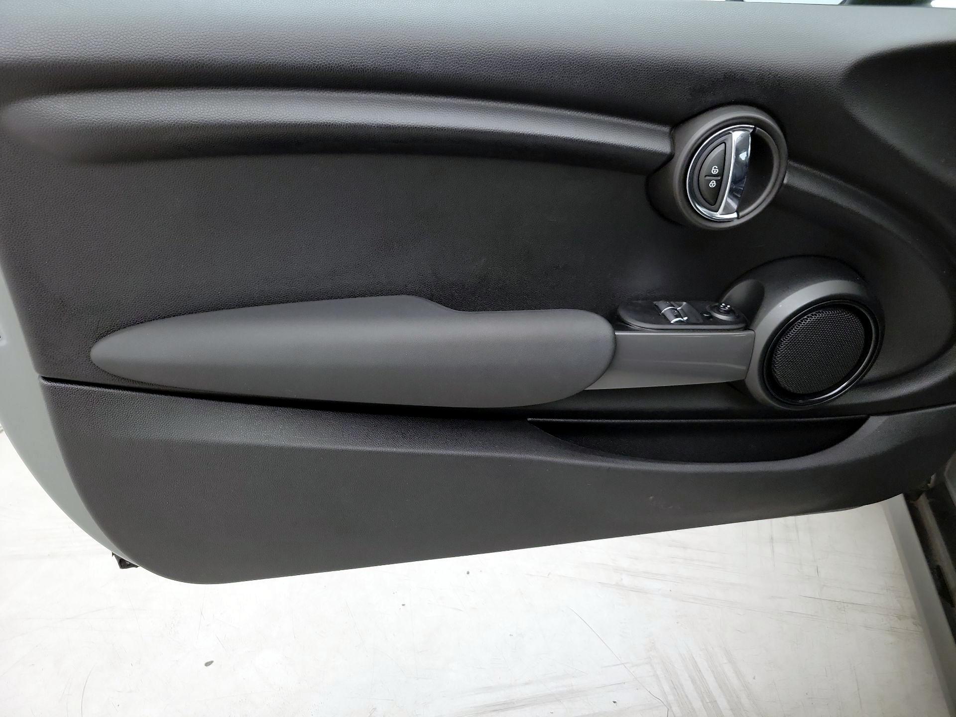 Thumbnail: 2020 MINI Cooper Hardtop - 12