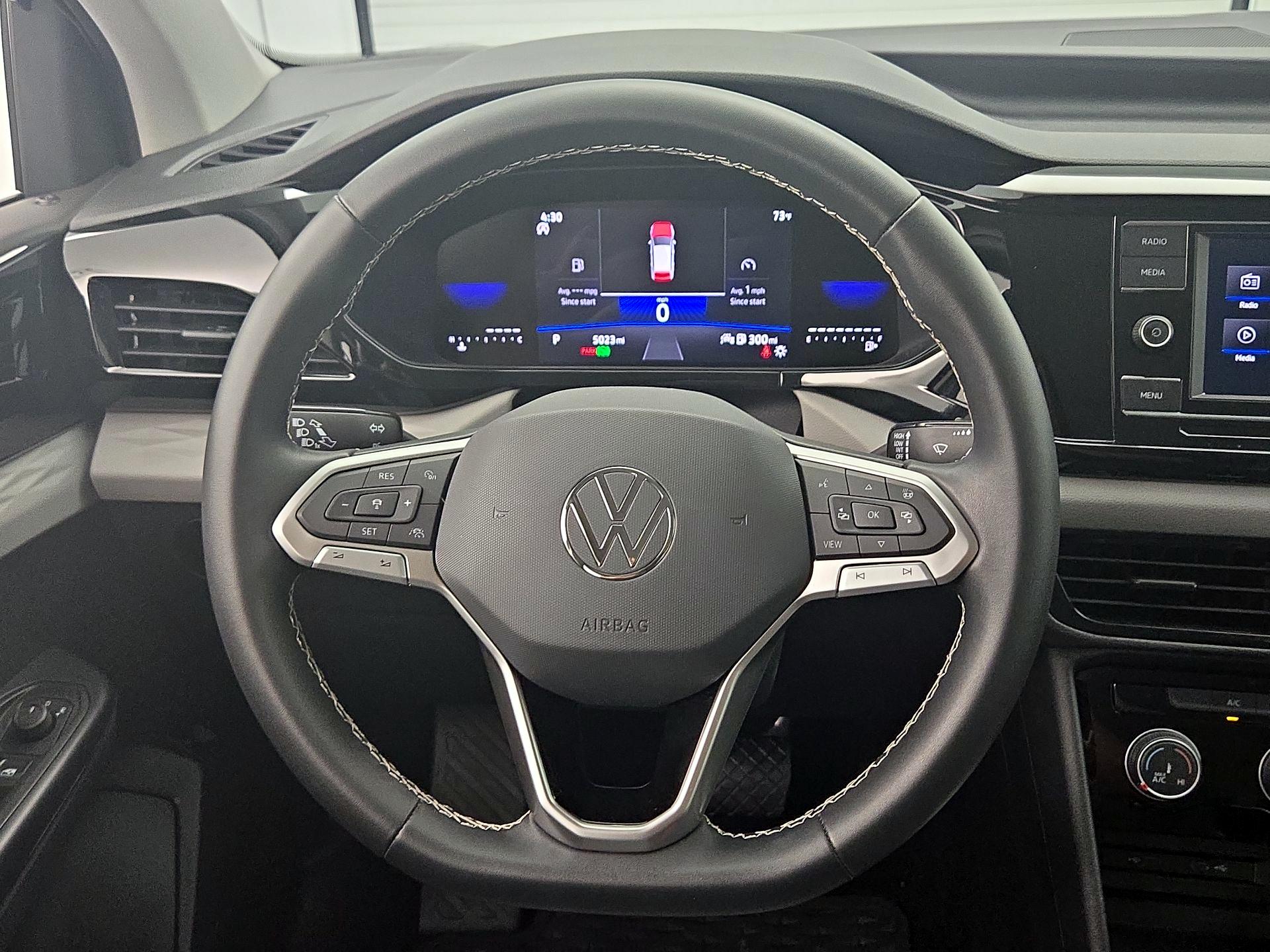 Thumbnail: 2023 Volkswagen Taos - 10