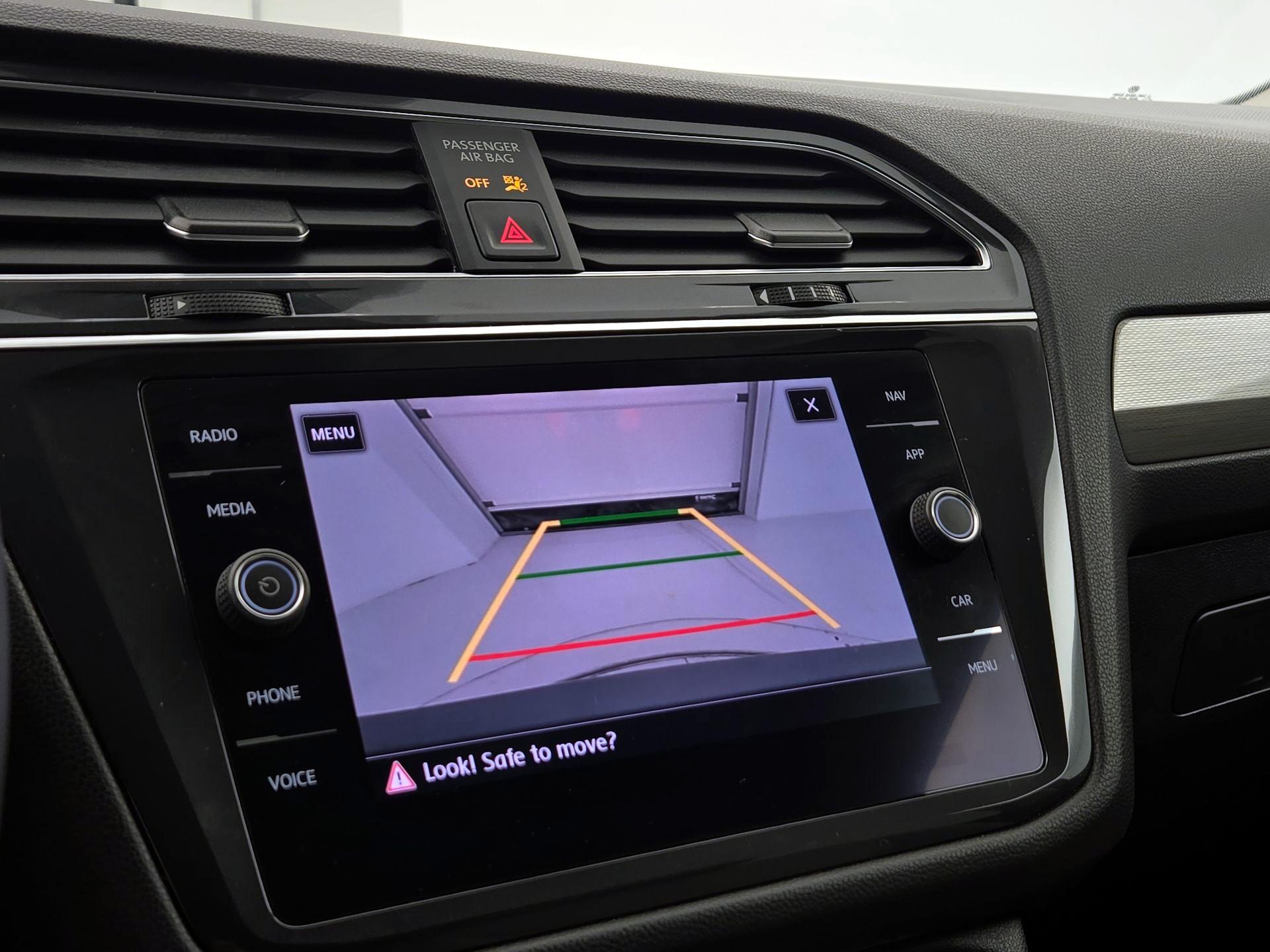 Thumbnail: 2020 Volkswagen Tiguan - 15