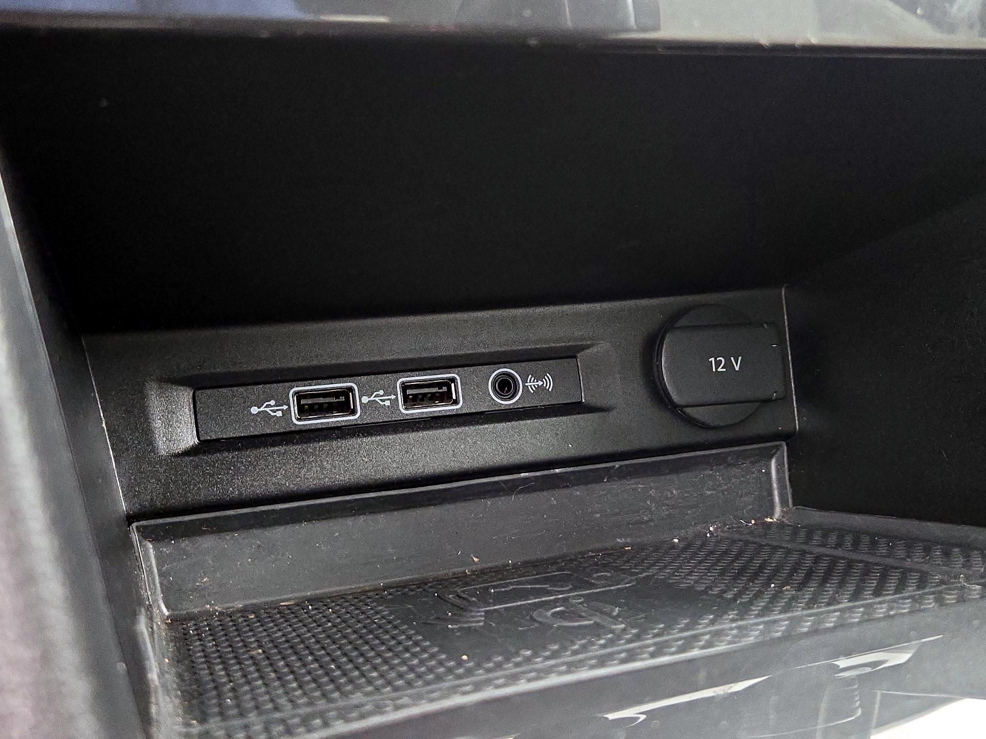 Thumbnail: 2020 Volkswagen Tiguan - 19