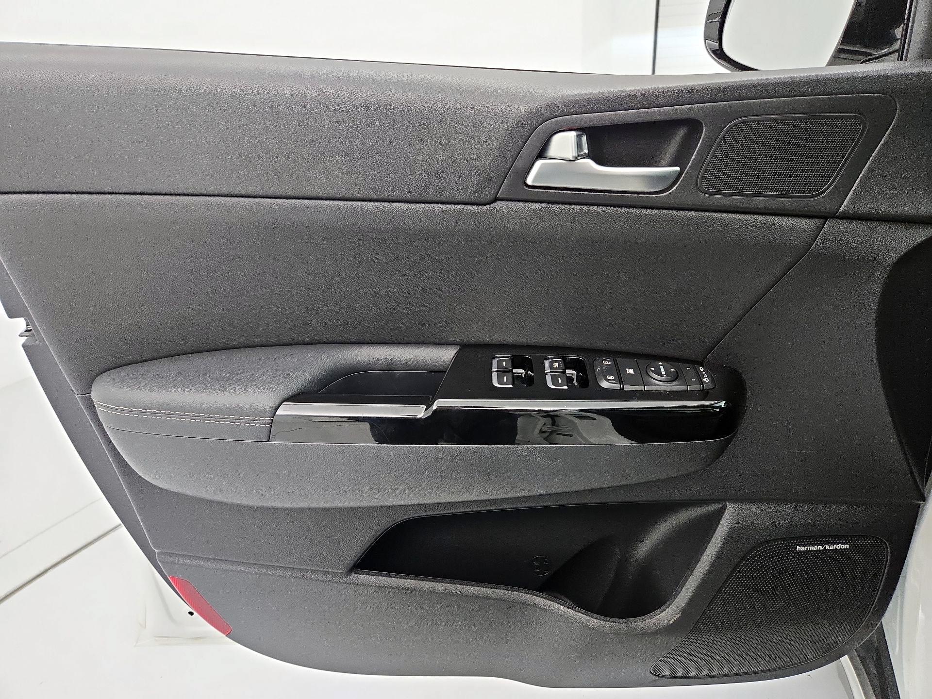 Thumbnail: 2019 Kia Sportage - 12