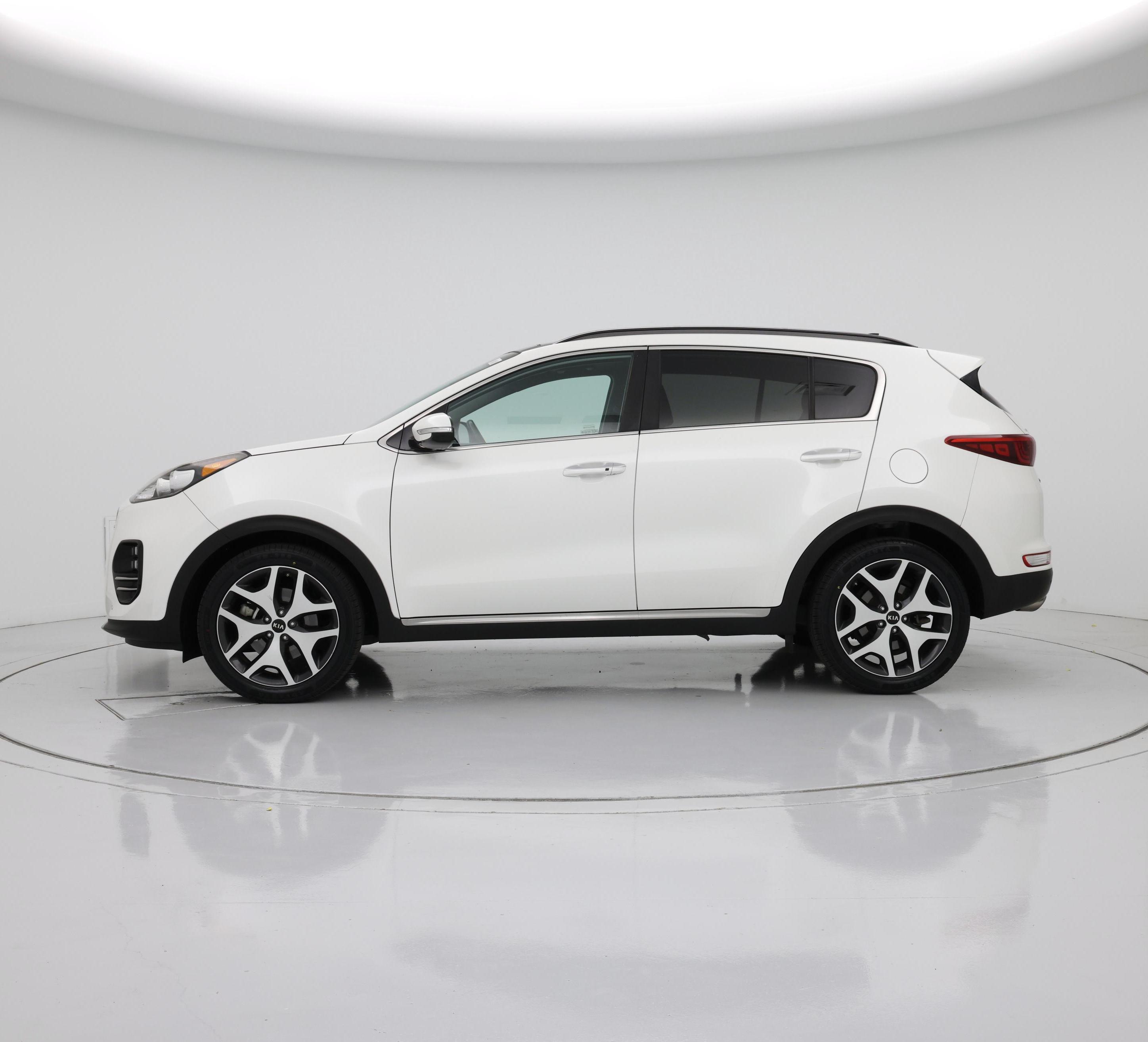 Thumbnail: 2019 Kia Sportage - 3