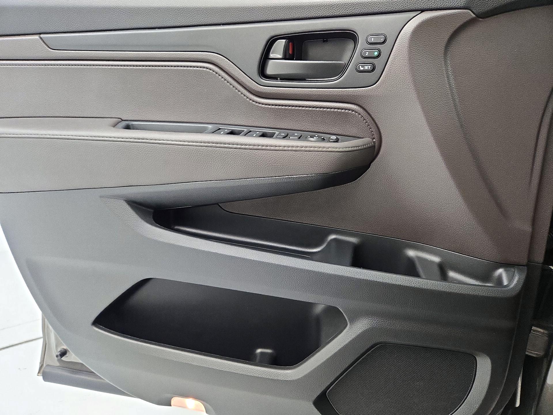 Thumbnail: 2019 Honda Odyssey - 12