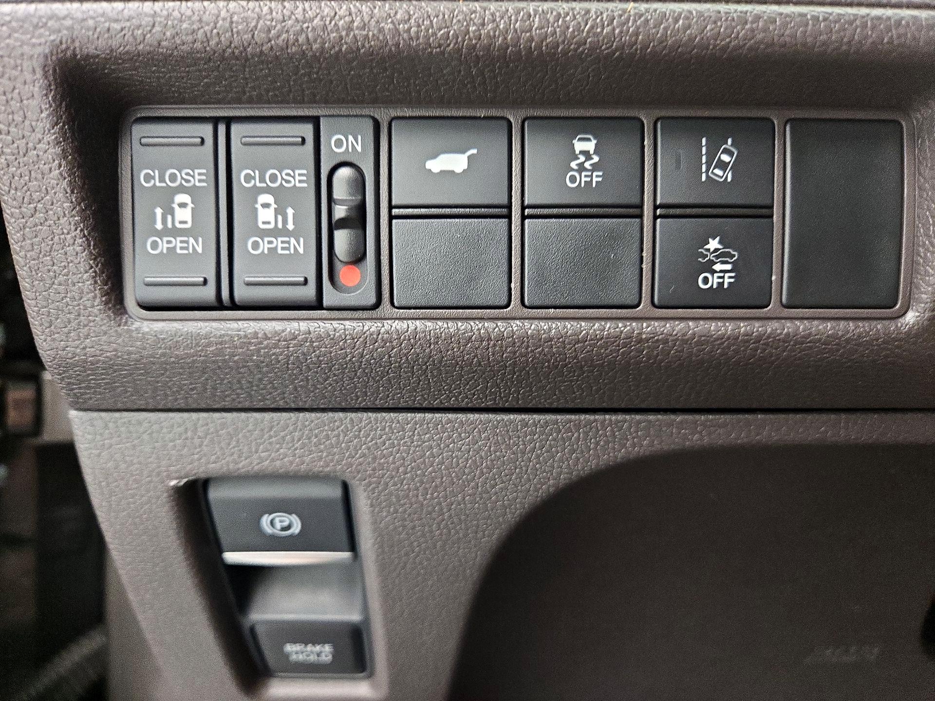 Thumbnail: 2019 Honda Odyssey - 13