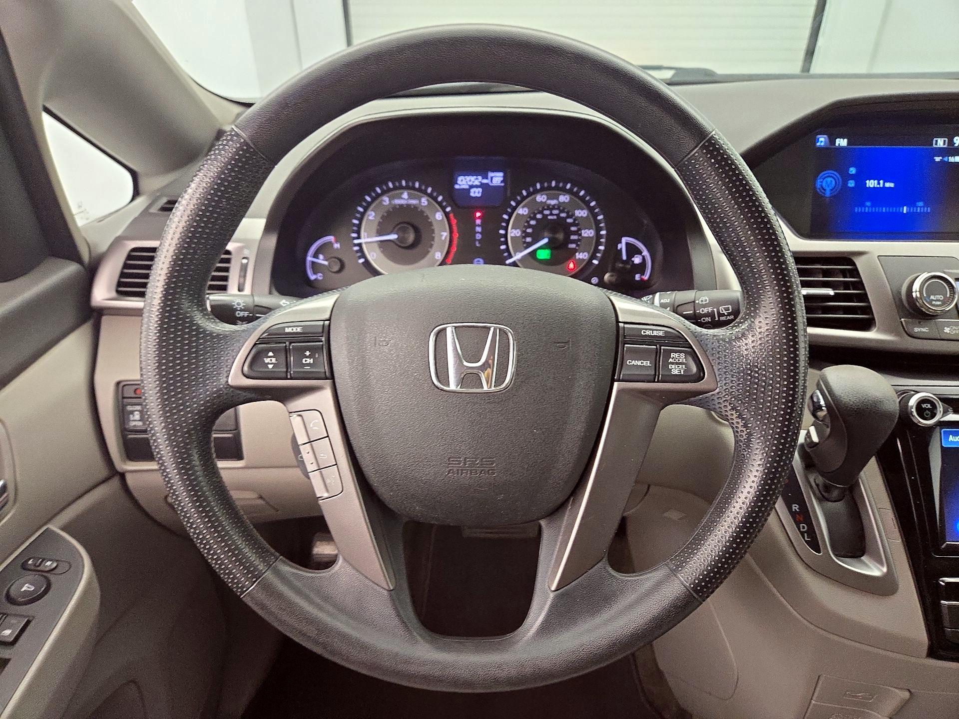 Thumbnail: 2015 Honda Odyssey - 10