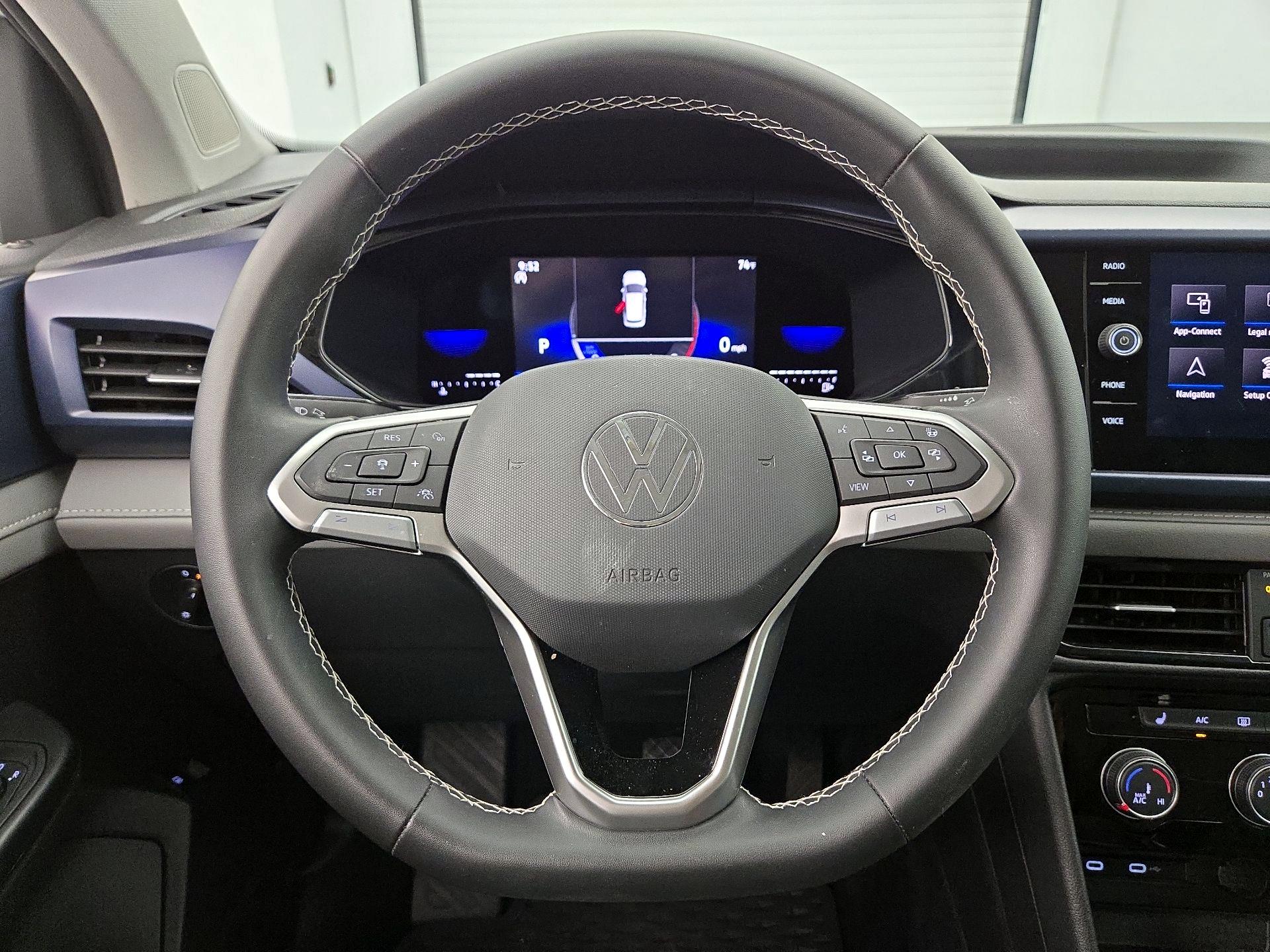 Thumbnail: 2023 Volkswagen Taos - 10