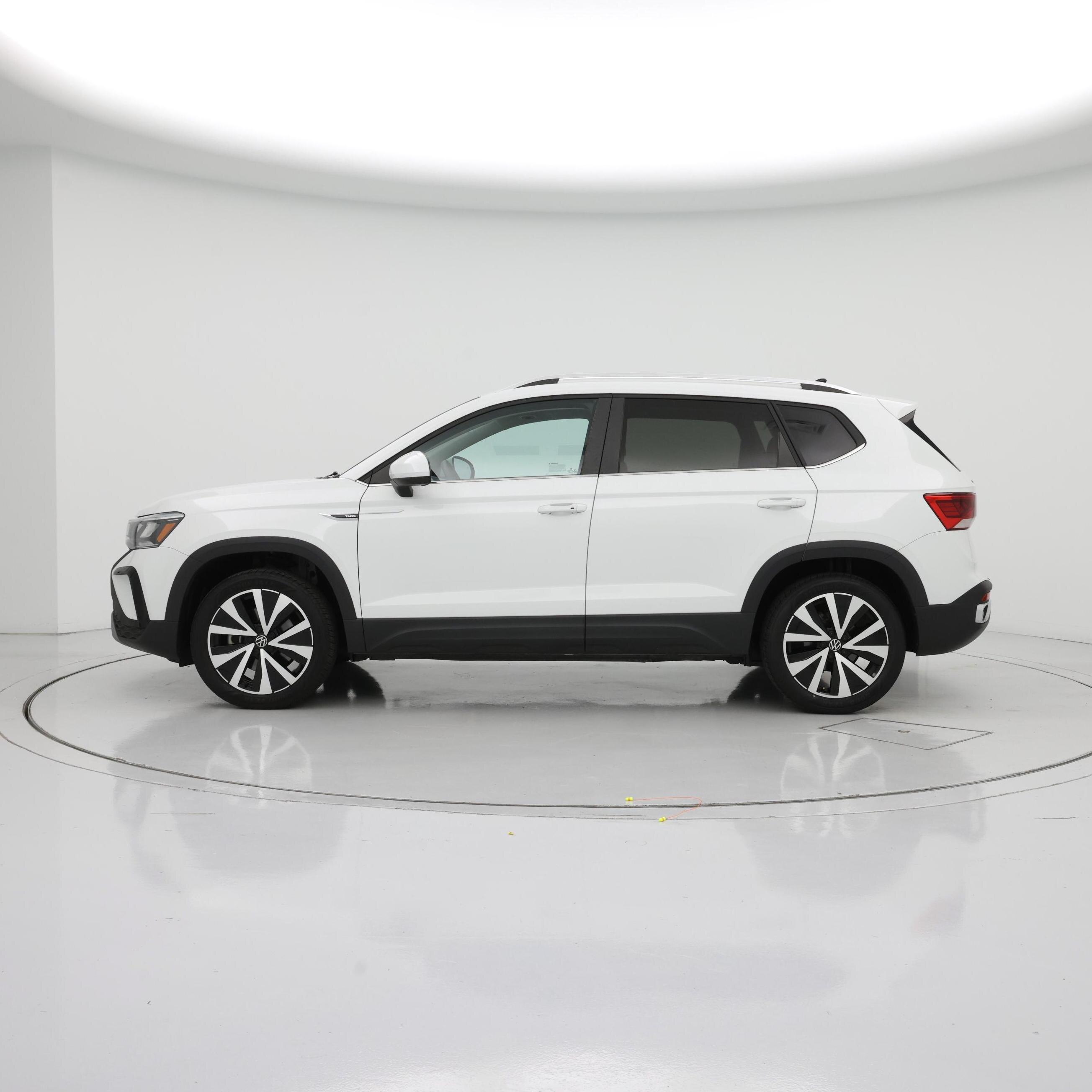 Thumbnail: 2023 Volkswagen Taos - 3