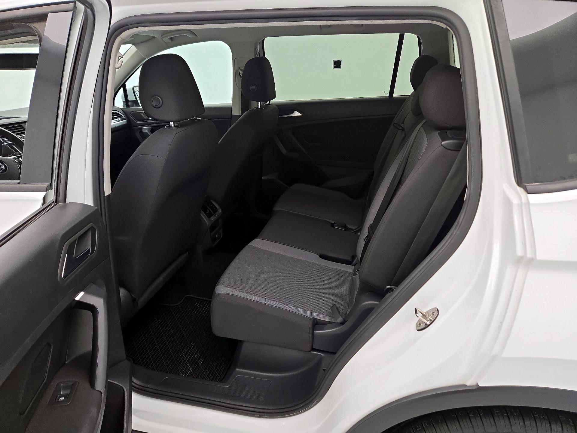 Thumbnail: 2019 Volkswagen Tiguan - 19