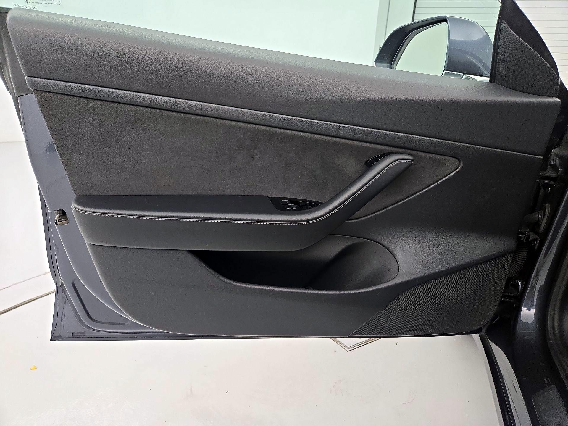 Thumbnail: 2020 Tesla Model 3 - 12