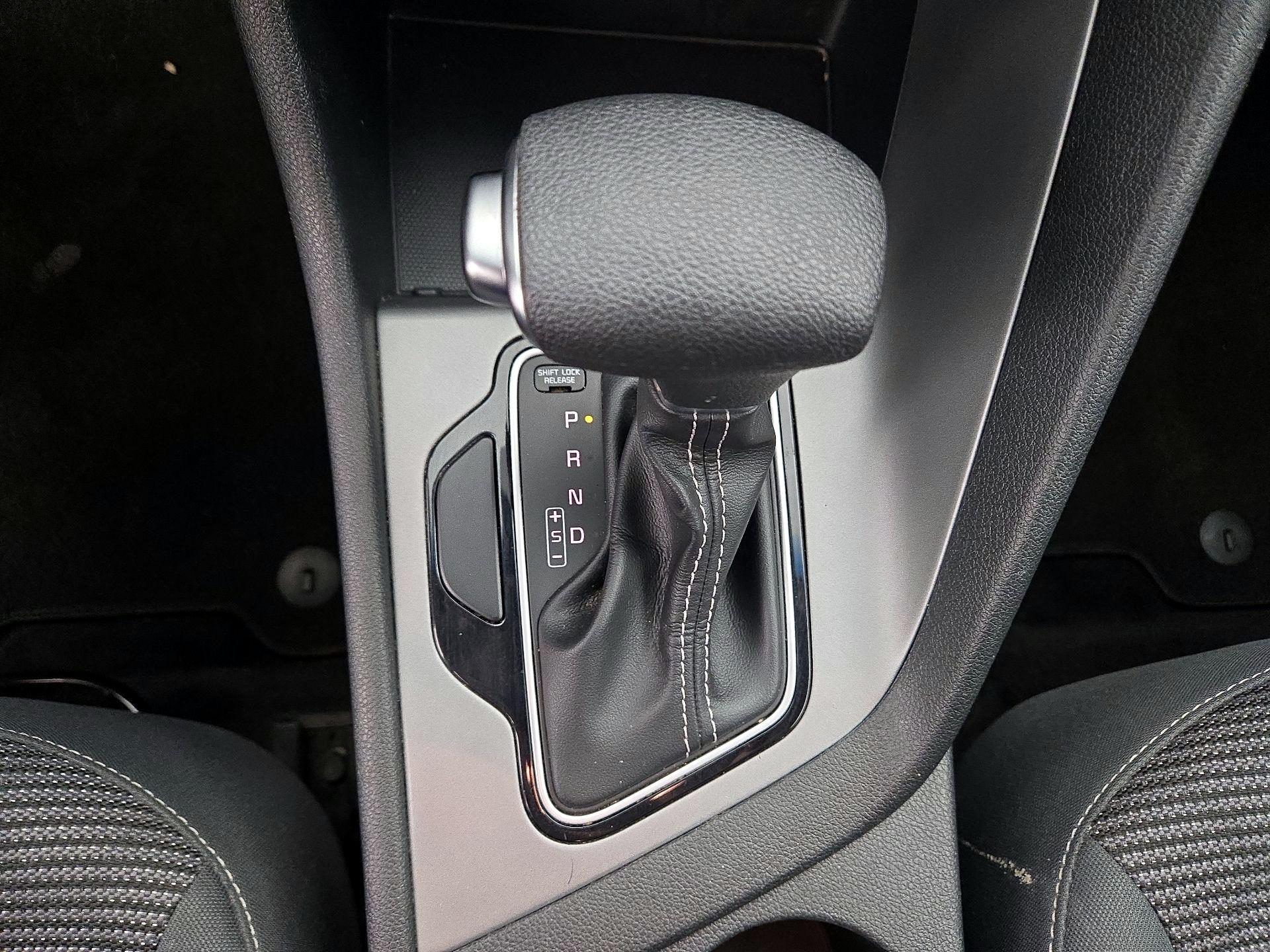 Thumbnail: 2020 Kia Niro - 17