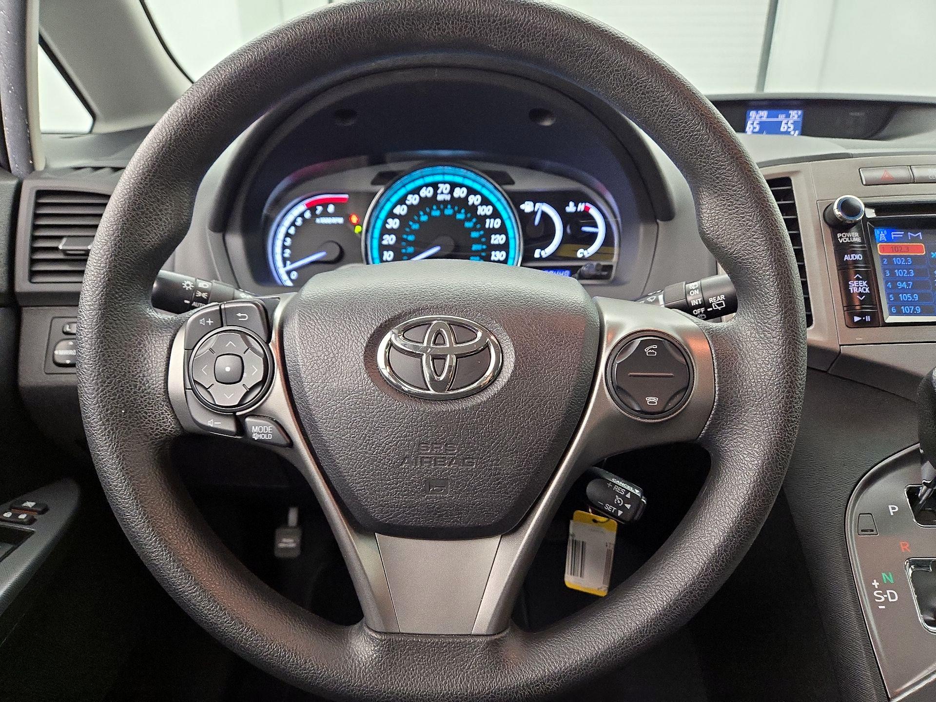 Thumbnail: 2014 Toyota Venza - 10