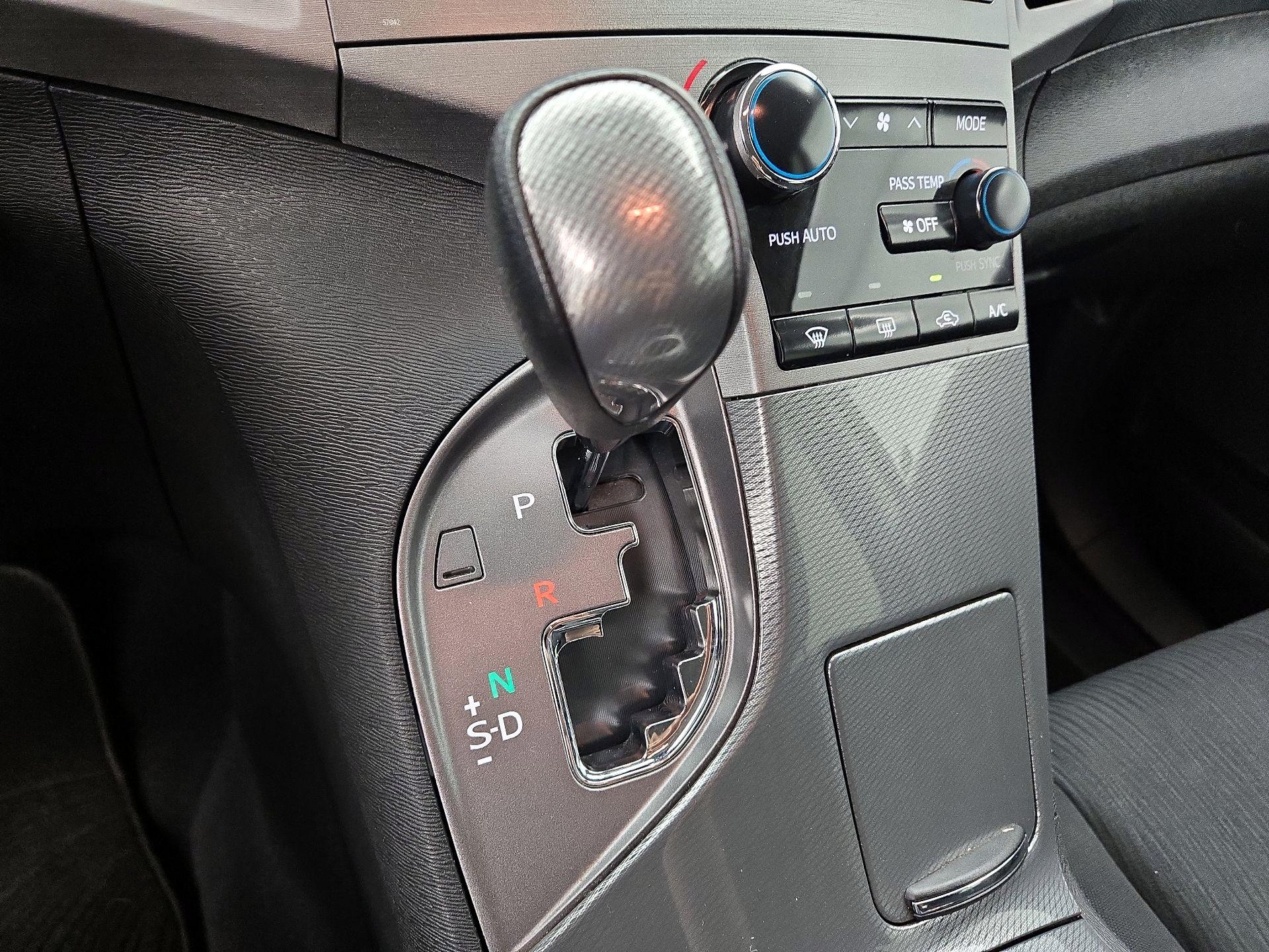 Thumbnail: 2014 Toyota Venza - 16