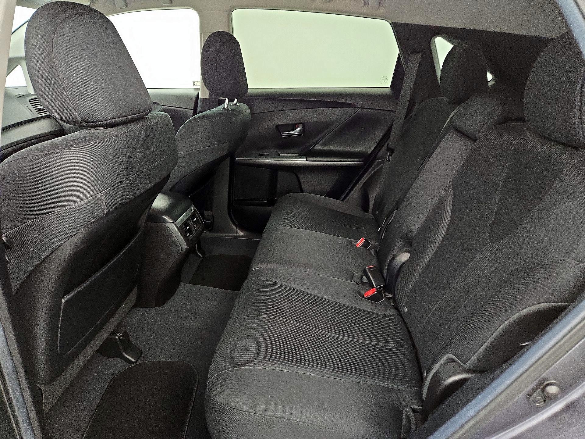 Thumbnail: 2014 Toyota Venza - 18