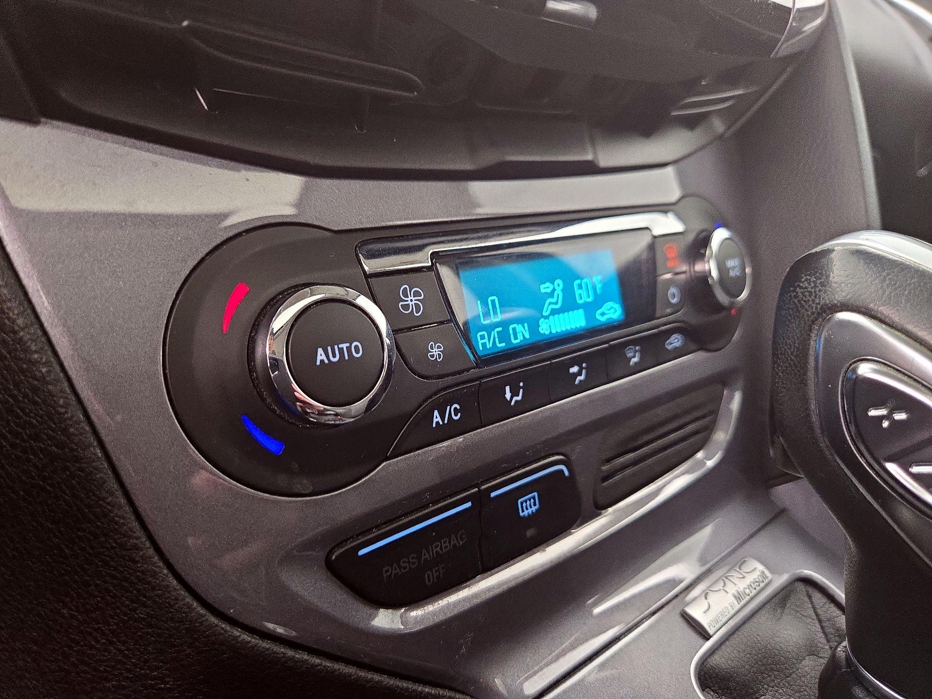 Thumbnail: 2014 Ford Focus - 16