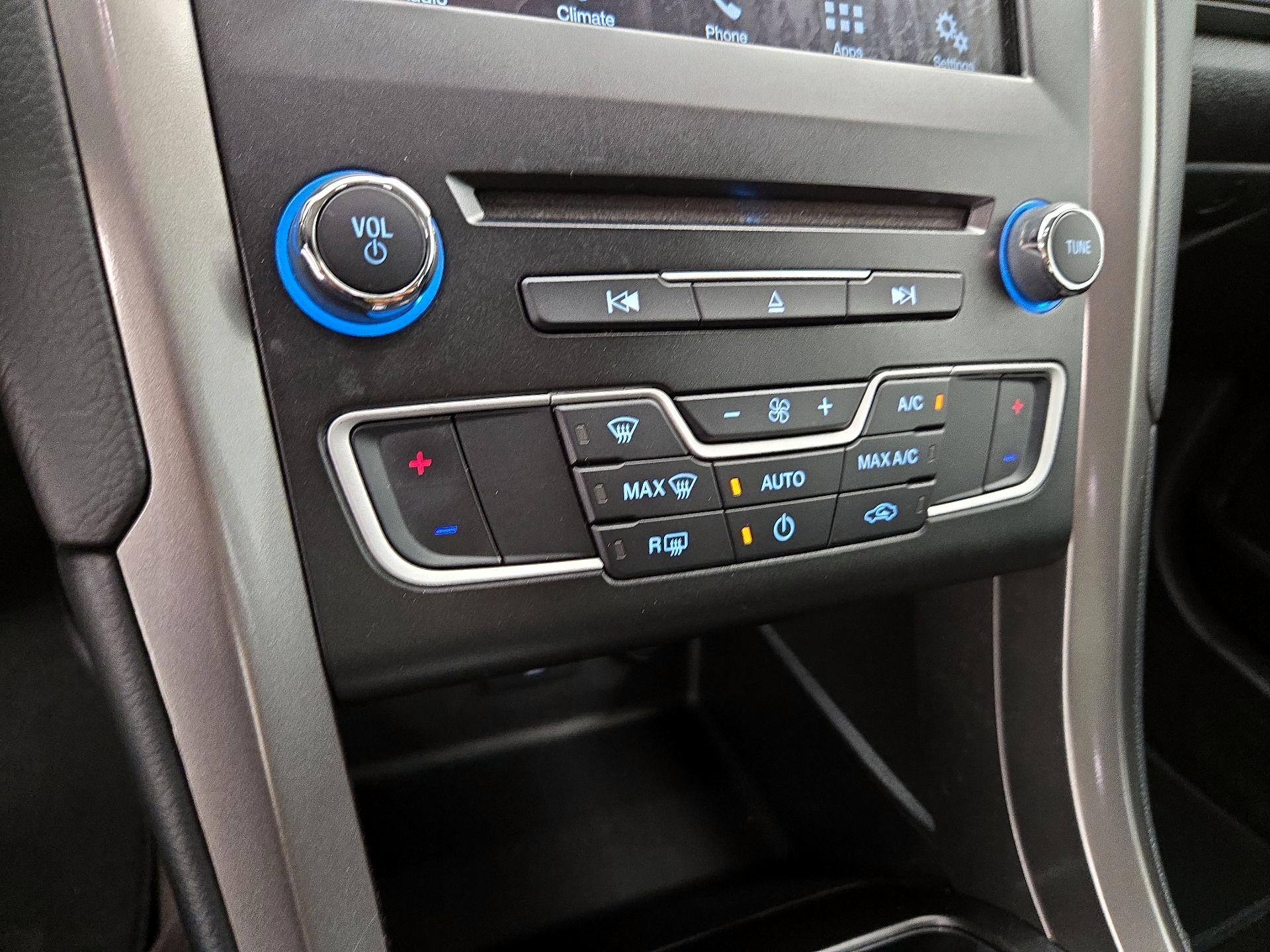 Thumbnail: 2018 Ford Fusion - 16