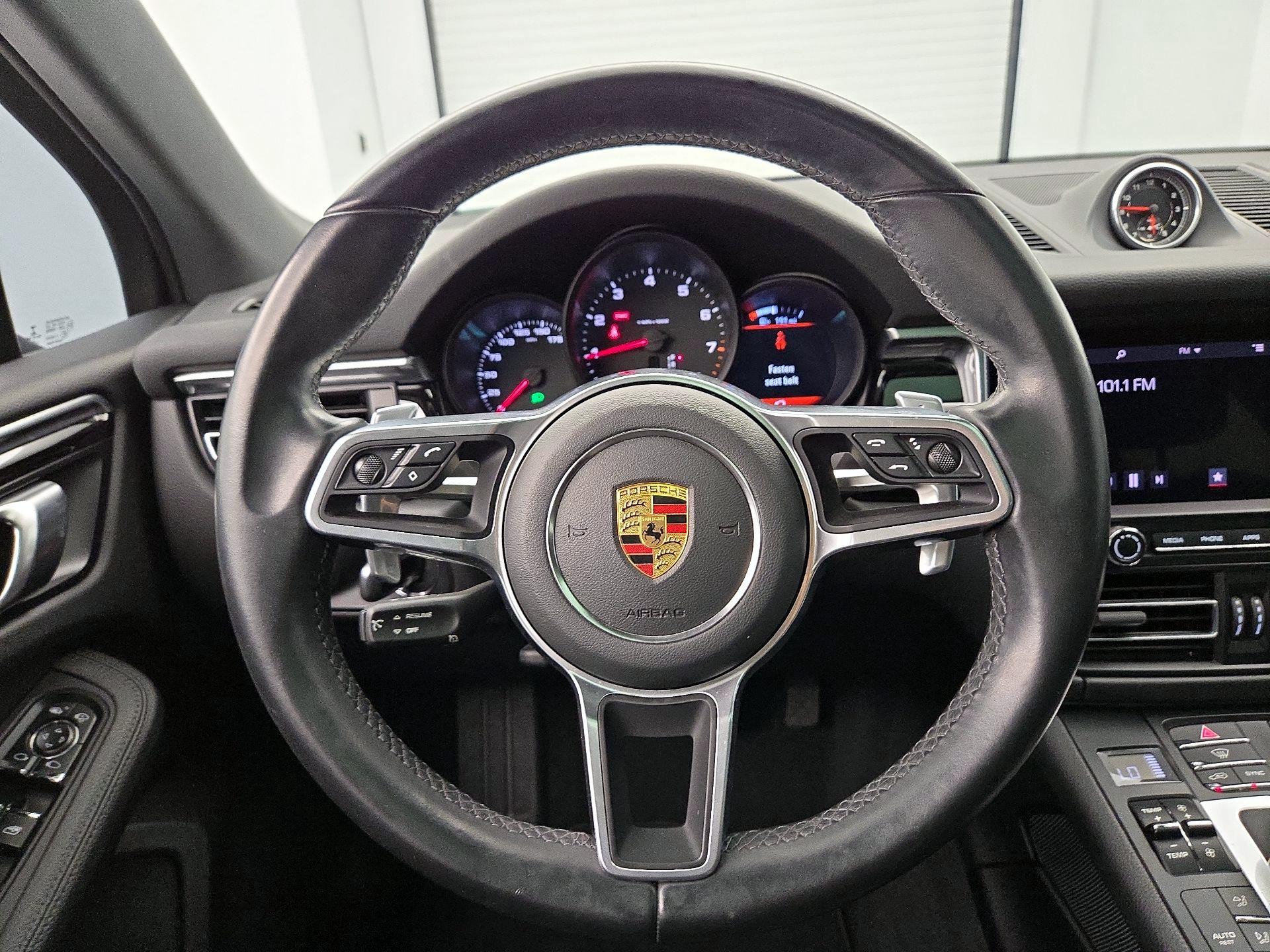 Thumbnail: 2021 Porsche Macan - 10