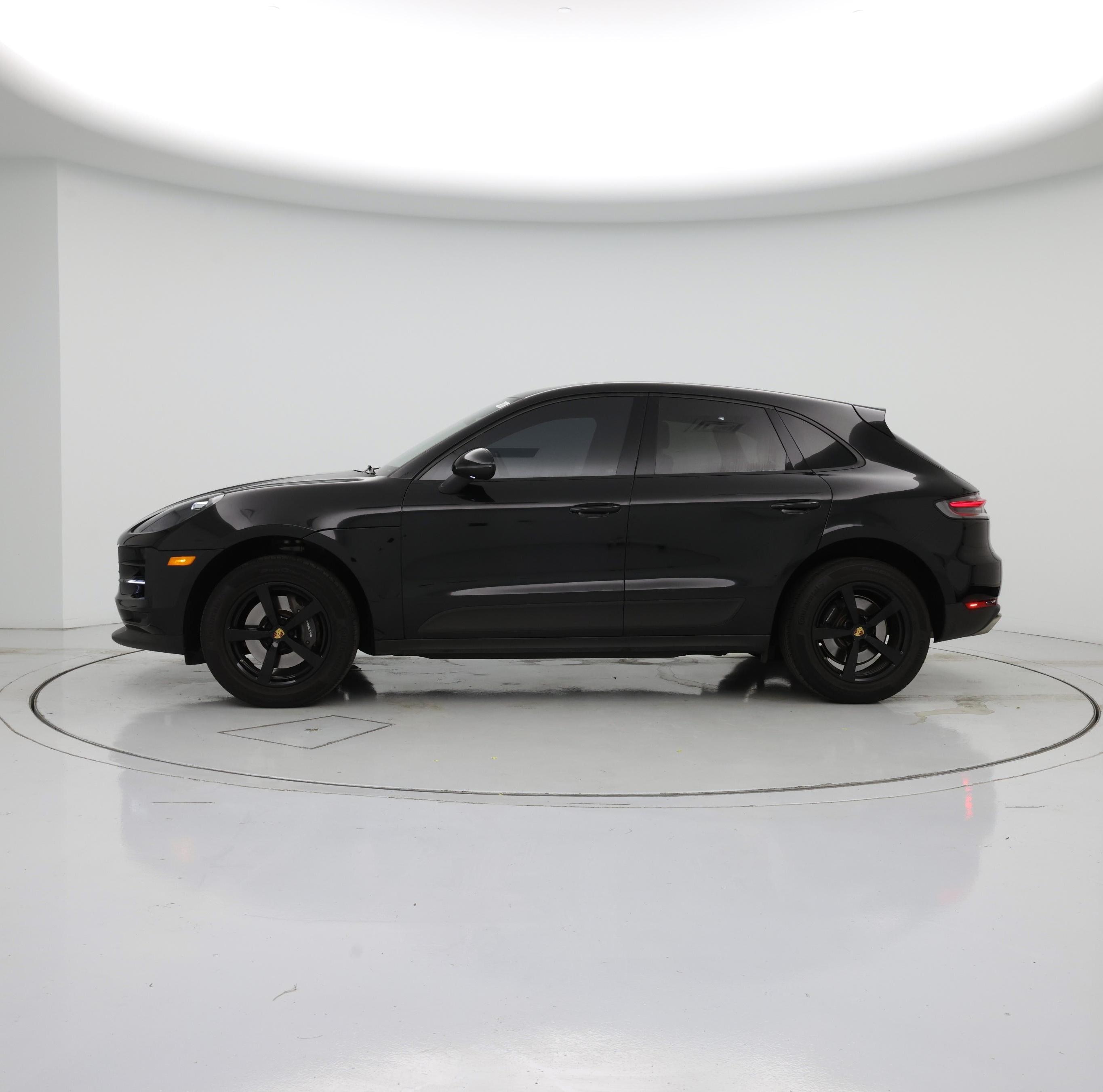 Thumbnail: 2021 Porsche Macan - 3