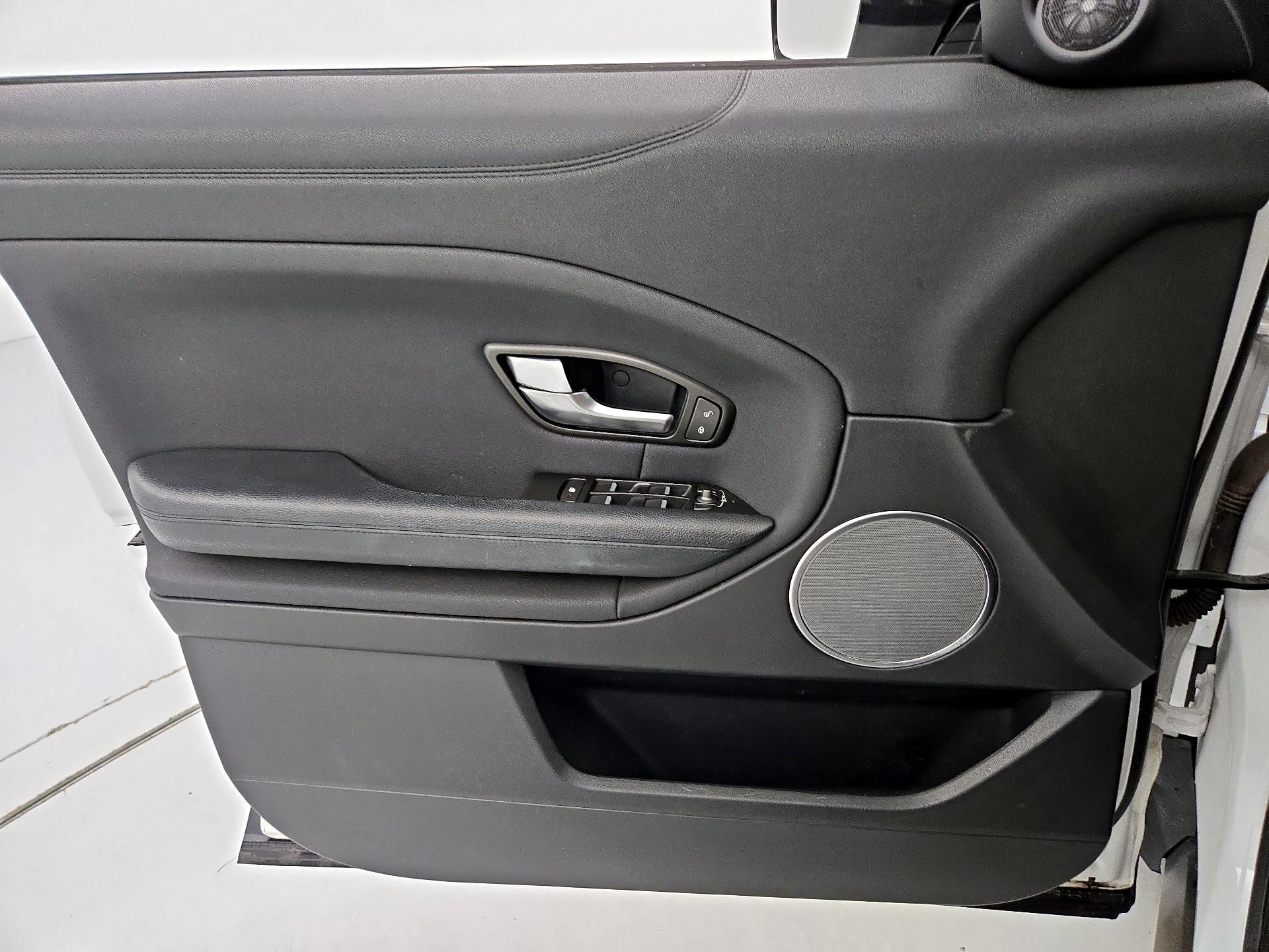 Thumbnail: 2019 Land Rover Range Rover Evoque - 12