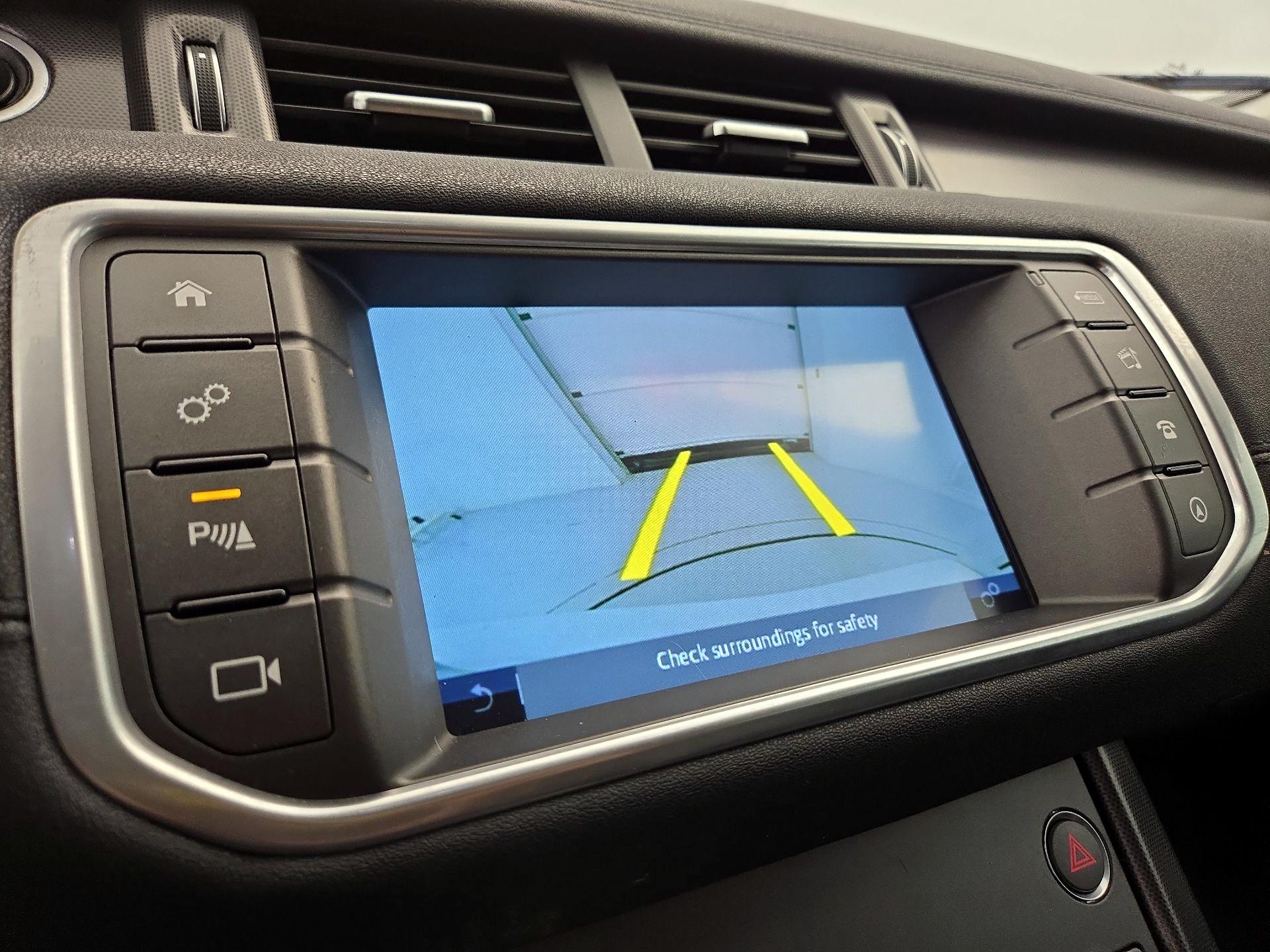 Thumbnail: 2019 Land Rover Range Rover Evoque - 15