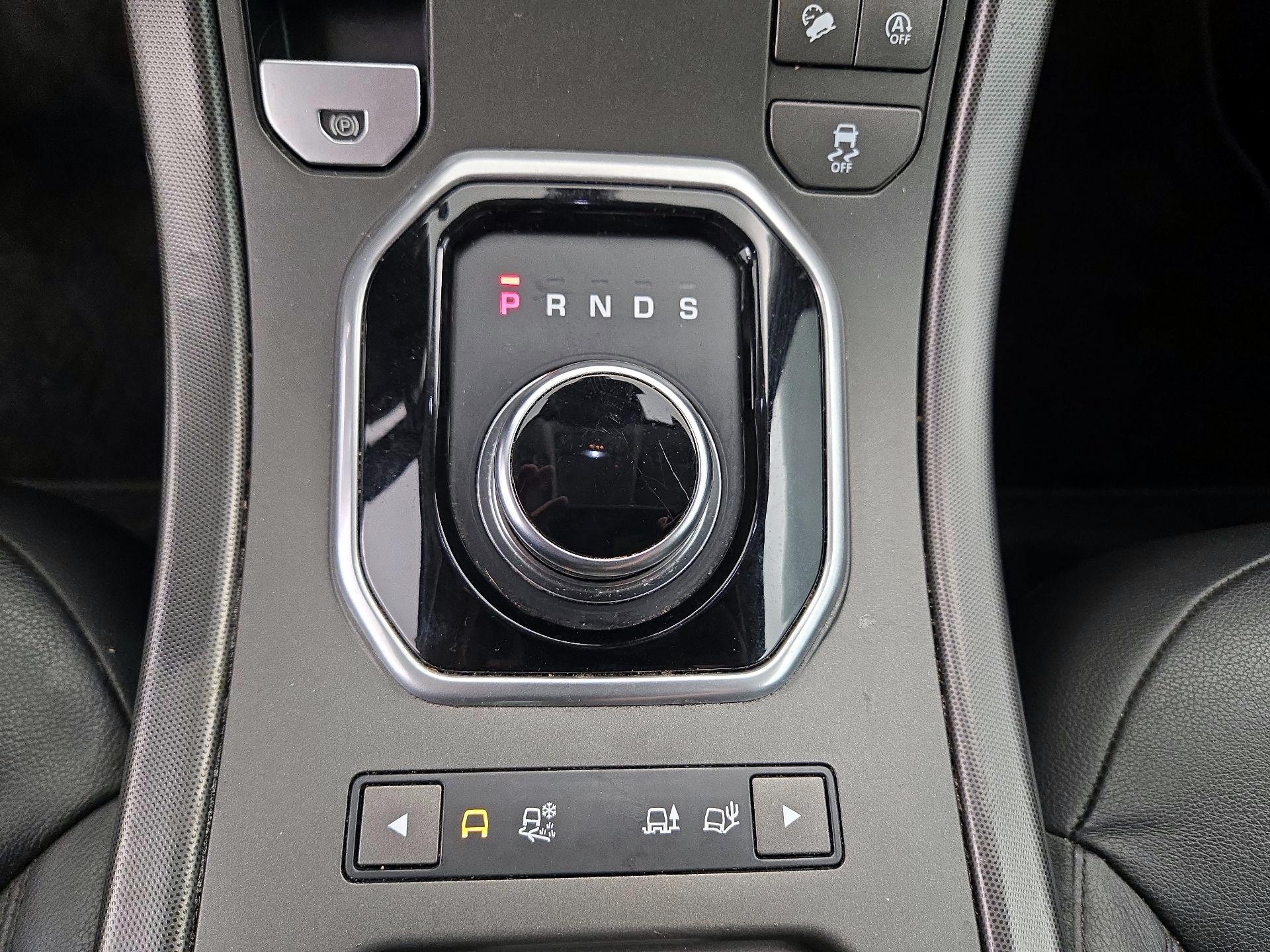 Thumbnail: 2019 Land Rover Range Rover Evoque - 18