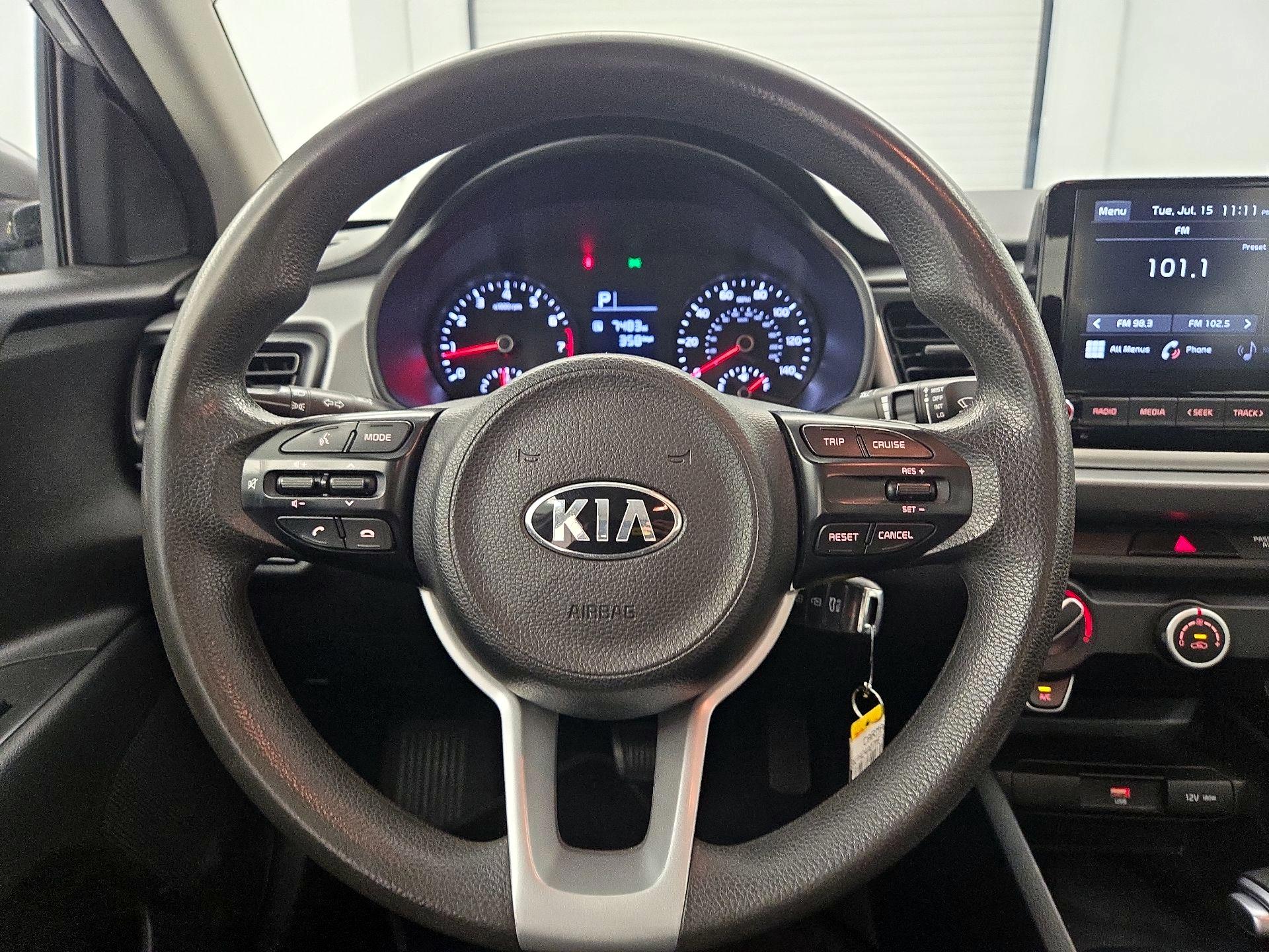 Thumbnail: 2021 Kia Rio - 10