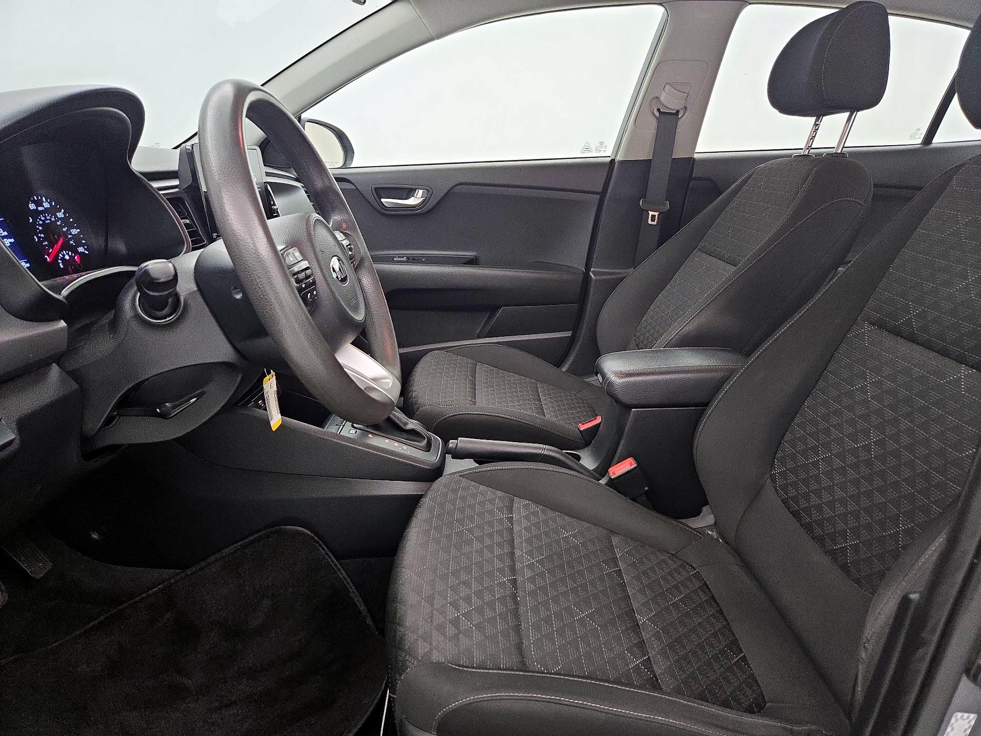Thumbnail: 2021 Kia Rio - 11