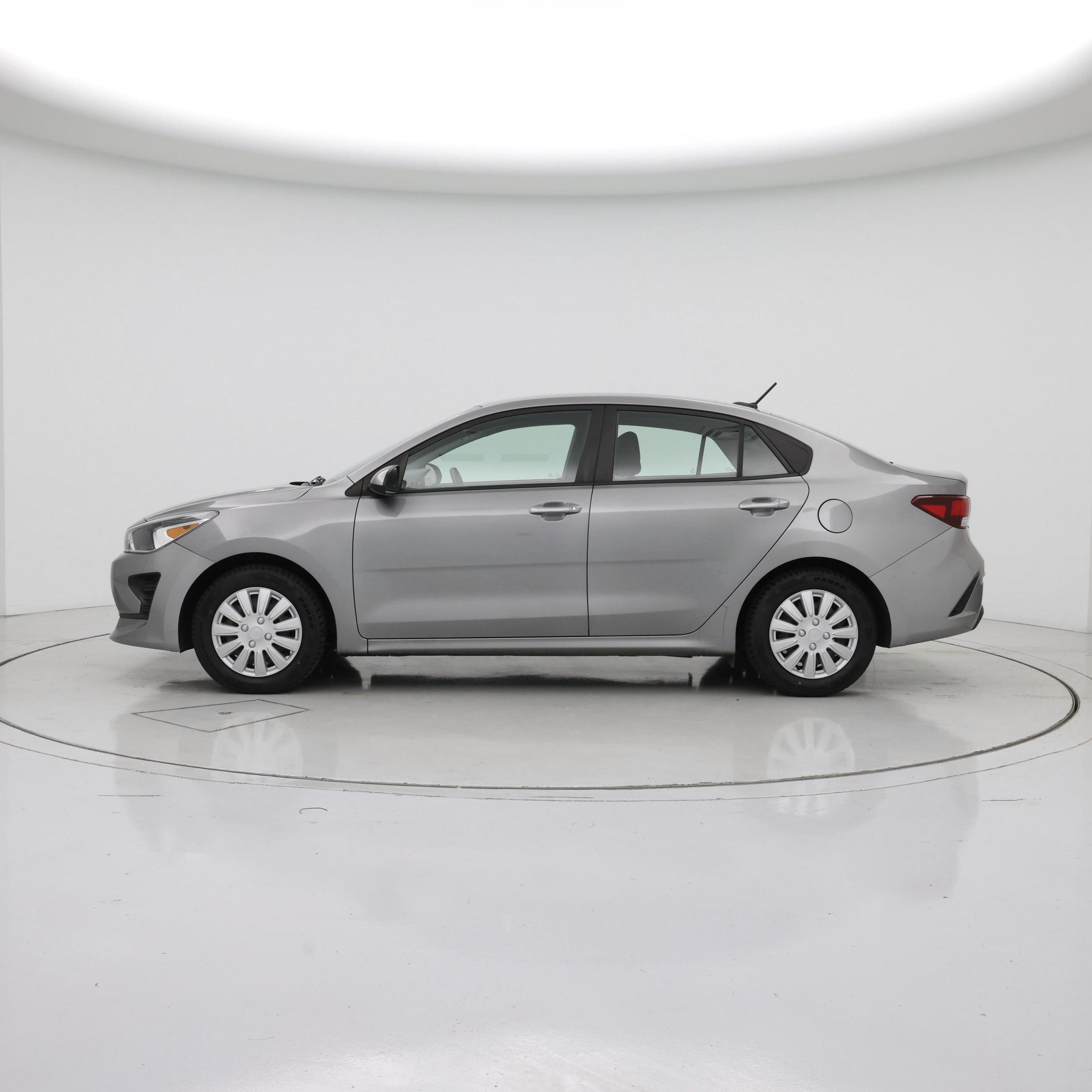 Thumbnail: 2021 Kia Rio - 3