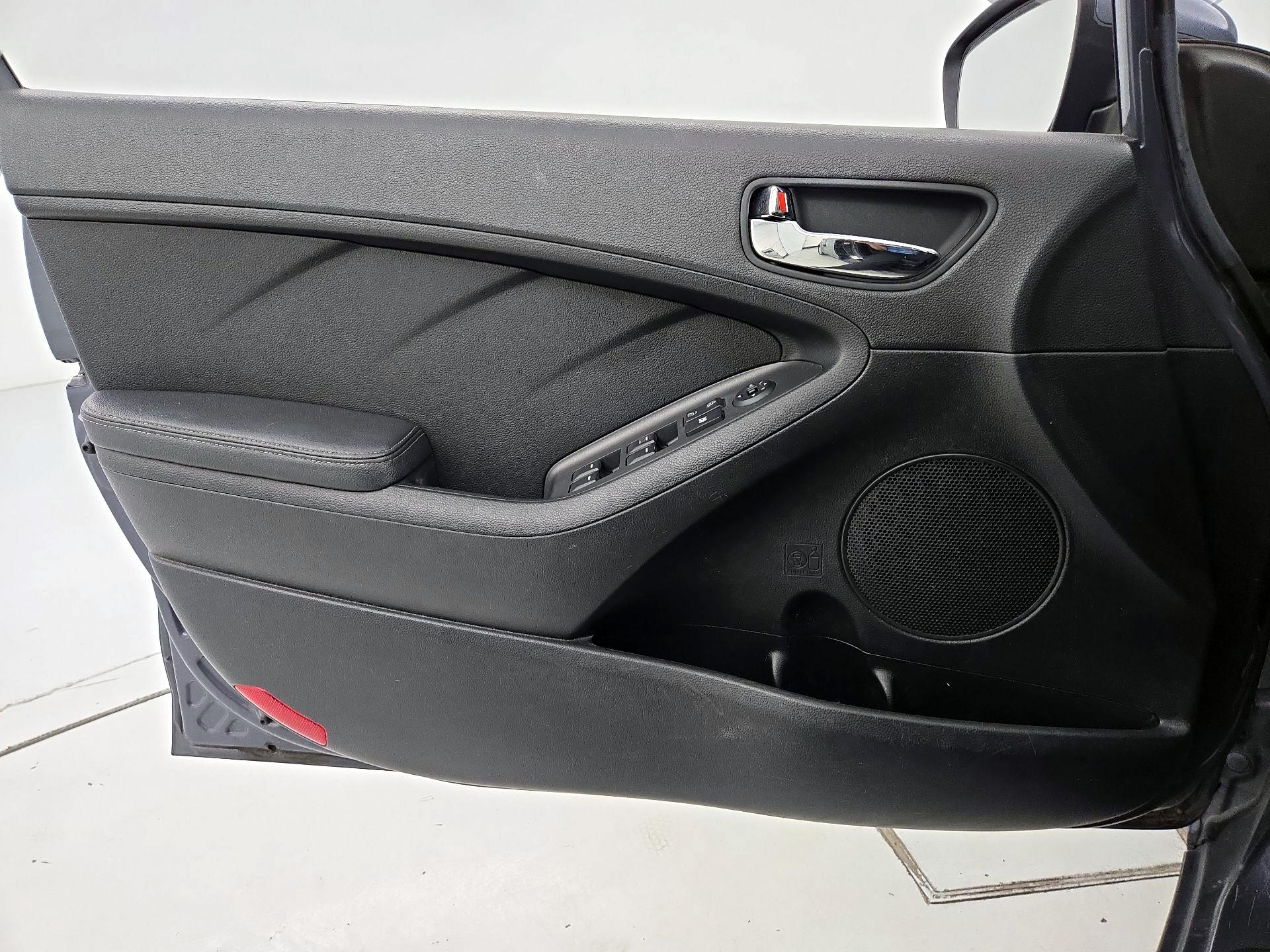 Thumbnail: 2014 Kia Forte - 12