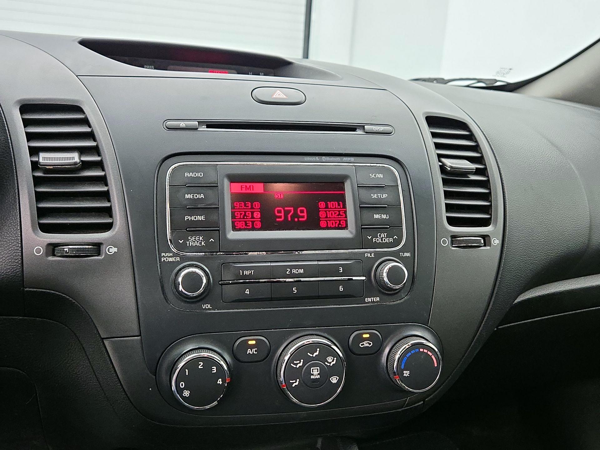 Thumbnail: 2014 Kia Forte - 14