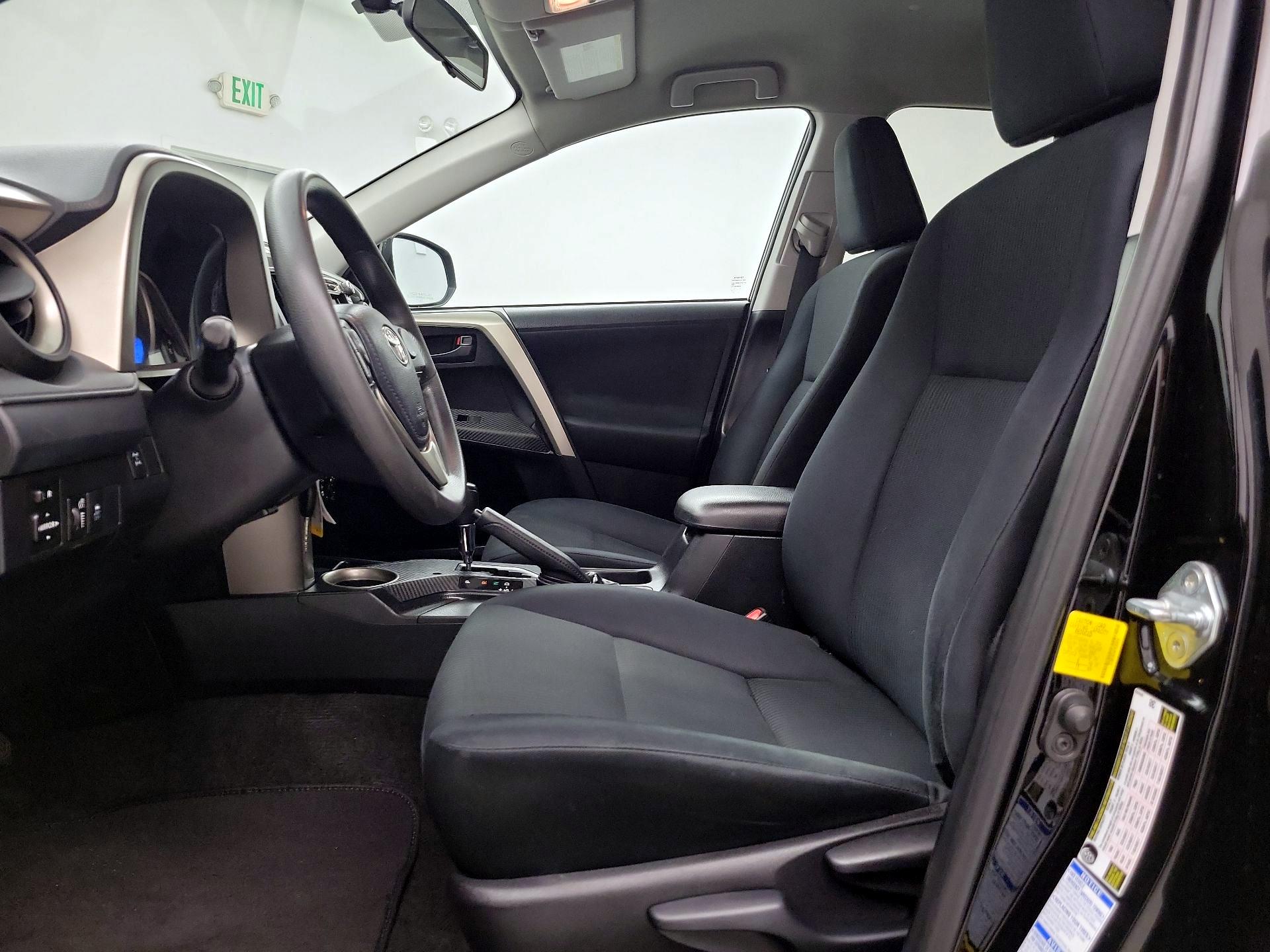 Thumbnail: 2015 Toyota RAV4 - 11